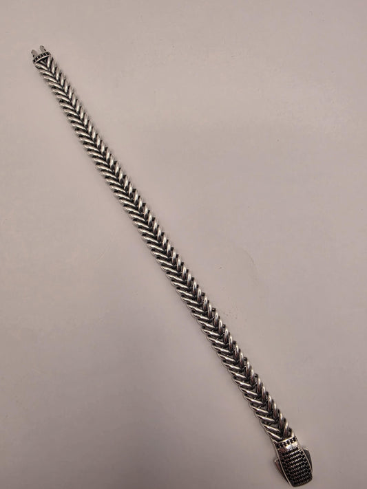 Solid 925 Sterling Silver Herringbone Bracelet 9.33mm Mens Heavy Fishtail Link 8 Inch 22.6 Grams Box Clasp Statement Gift