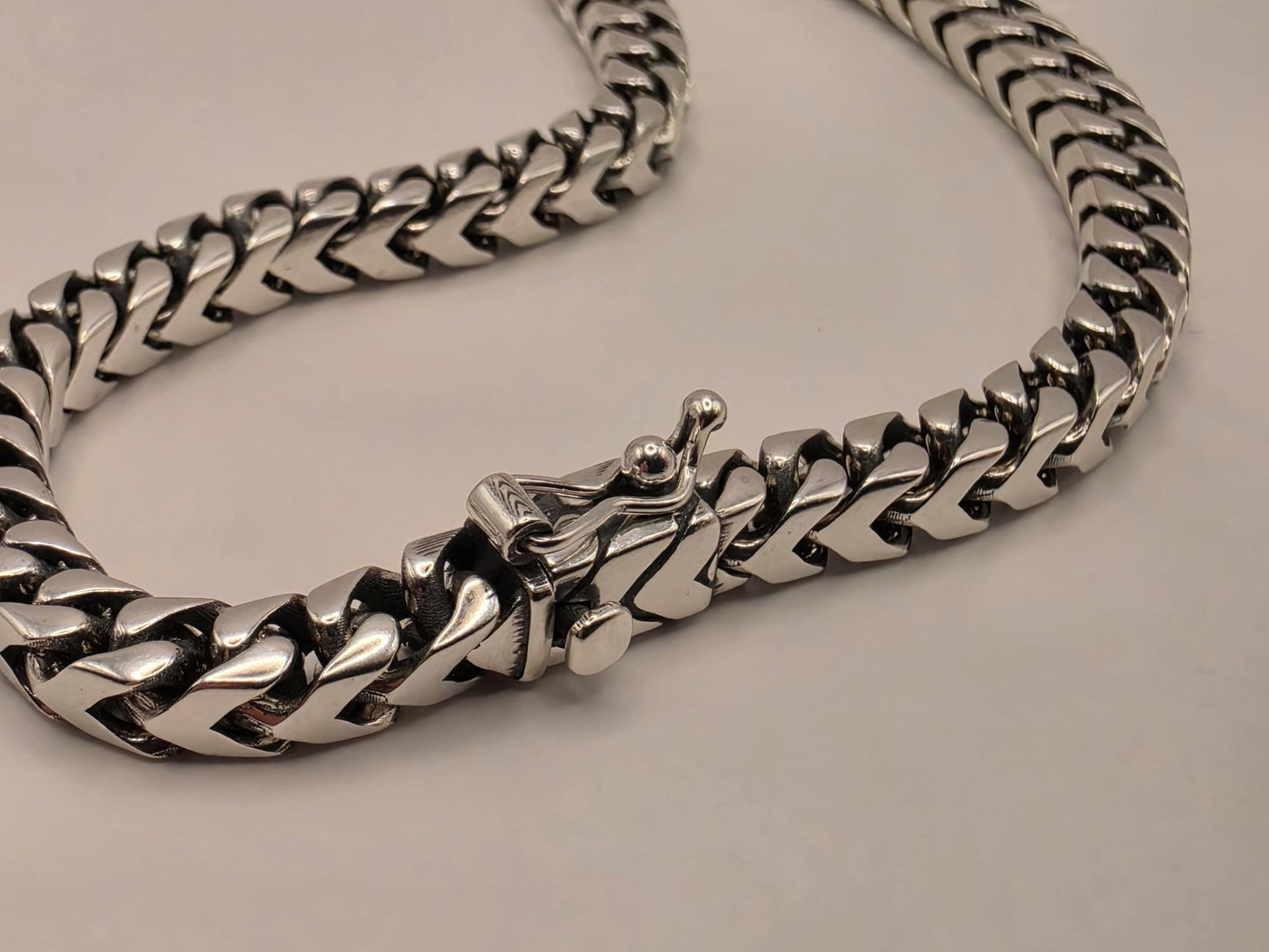 Sterling Silver Chevron Chain Bracelet 8.5 Inch 4.5mm 27.2 Grams Unisex Statement Jewelry Gift