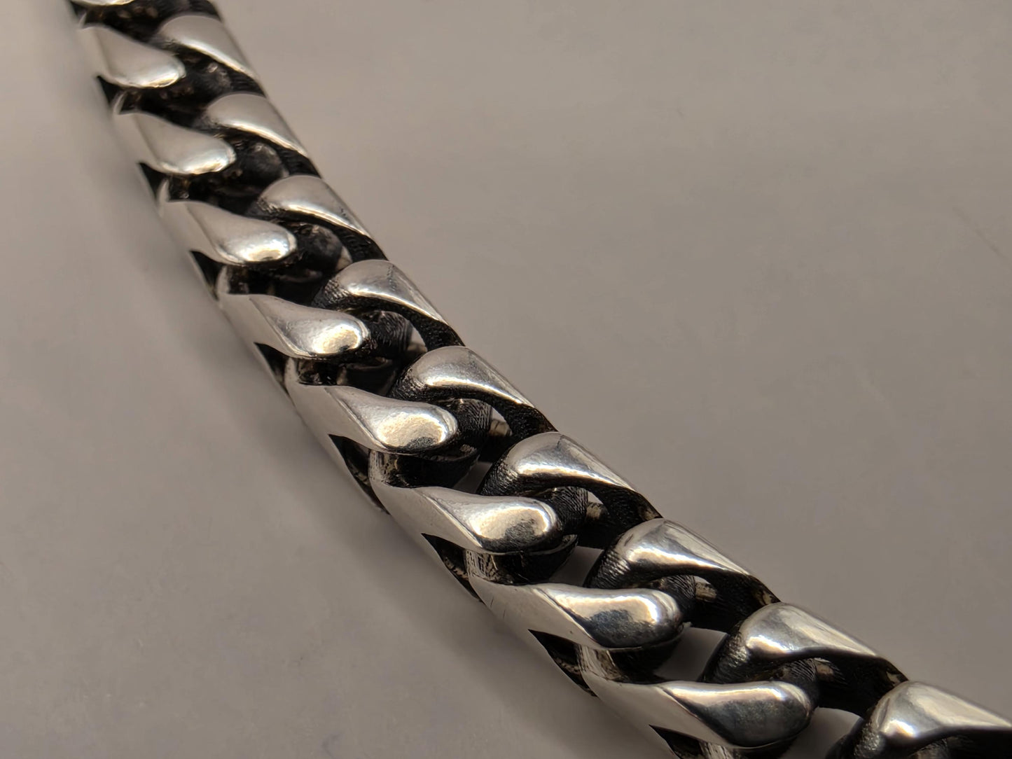 Sterling Silver Chevron Chain Bracelet 8.5 Inch 4mm 17.8 Grams Unisex Statement Jewelry Gift