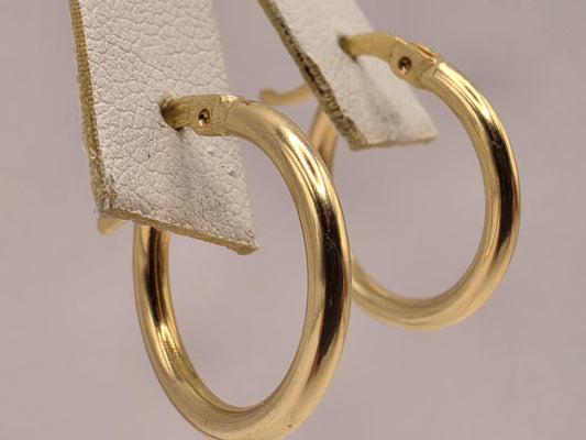 18K Yellow Gold Classic Hoop Earrings 0.625 Inch 1.5g Solid Gold Fine Jewelry Gift for Her
