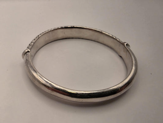 925 Sterling Silver Hinged Bangle Bracelet | Scale Texture | Polished Inner | 9in Wrist