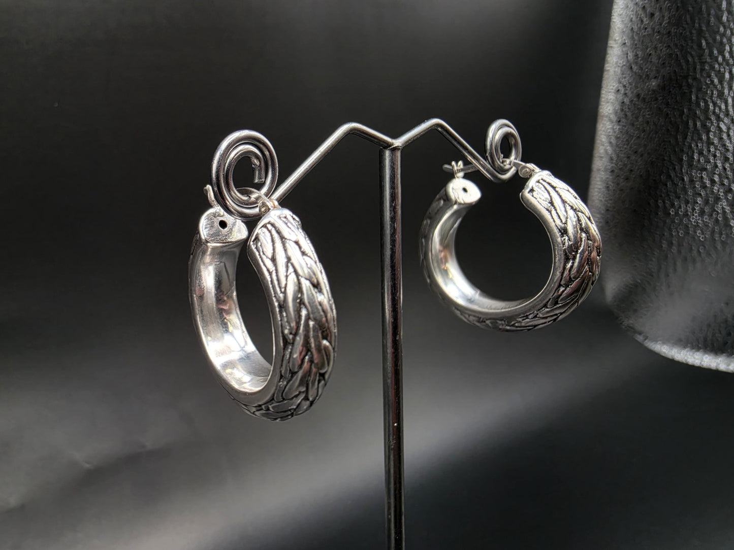 Sterling Silver Chunky Engraved Leaf Hoop Earrings 1 Inch