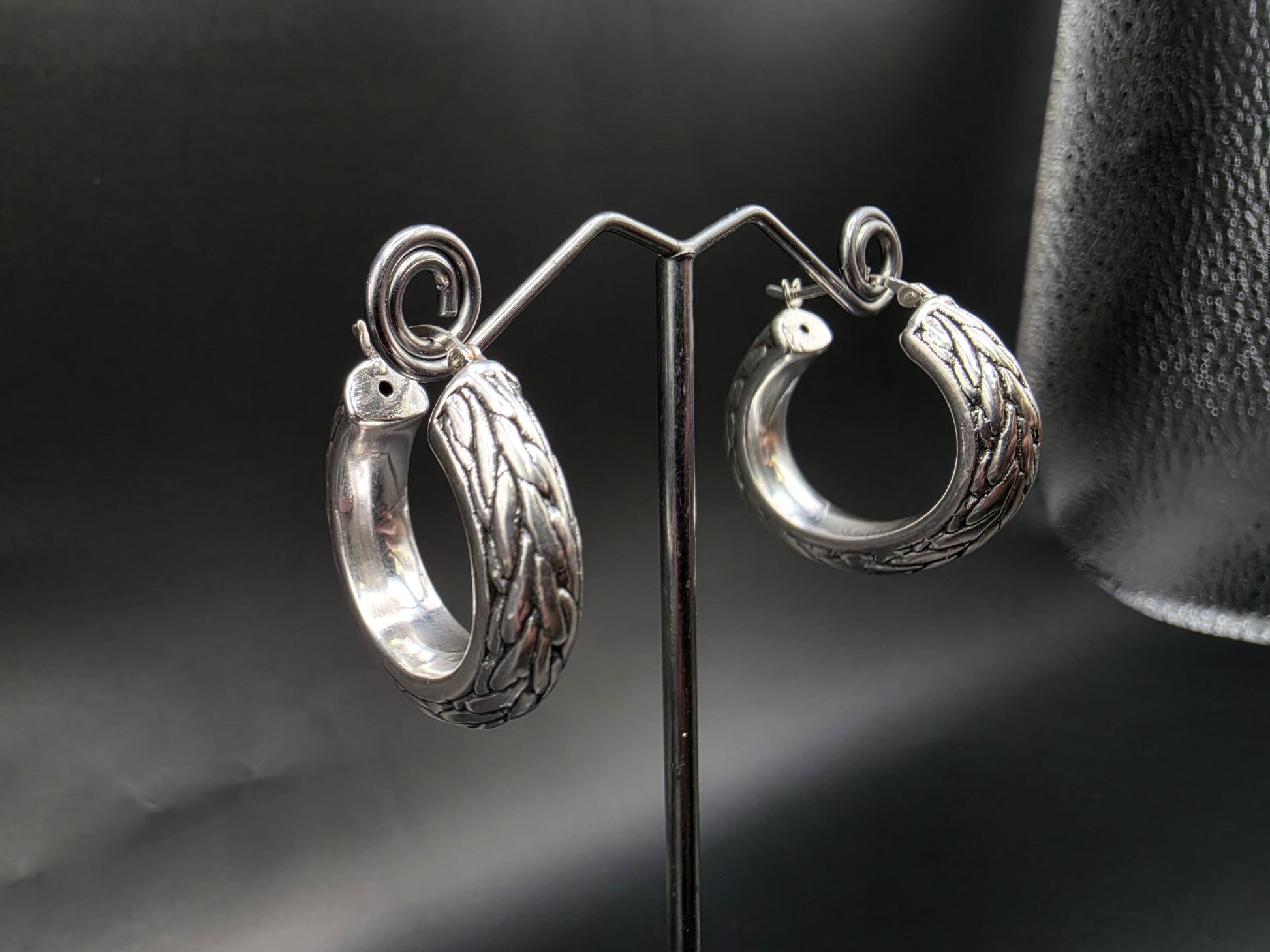 Sterling Silver Chunky Engraved Leaf Hoop Earrings 1 Inch