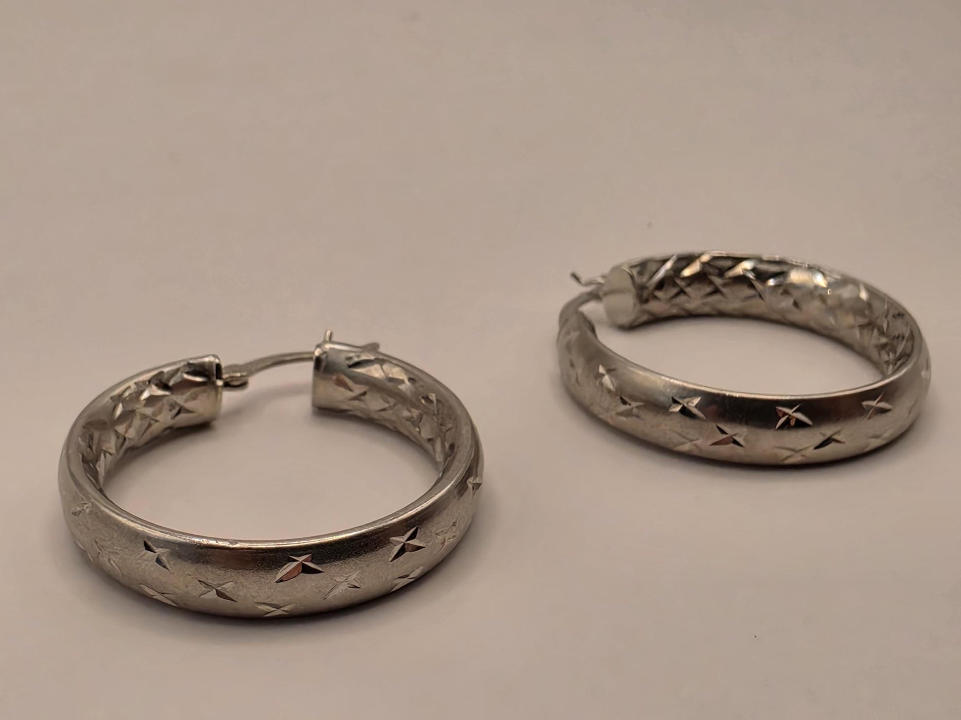 Sterling Silver Diamond Cut Hoop Earrings | 925 Silver Star Pattern Hoops 30mm