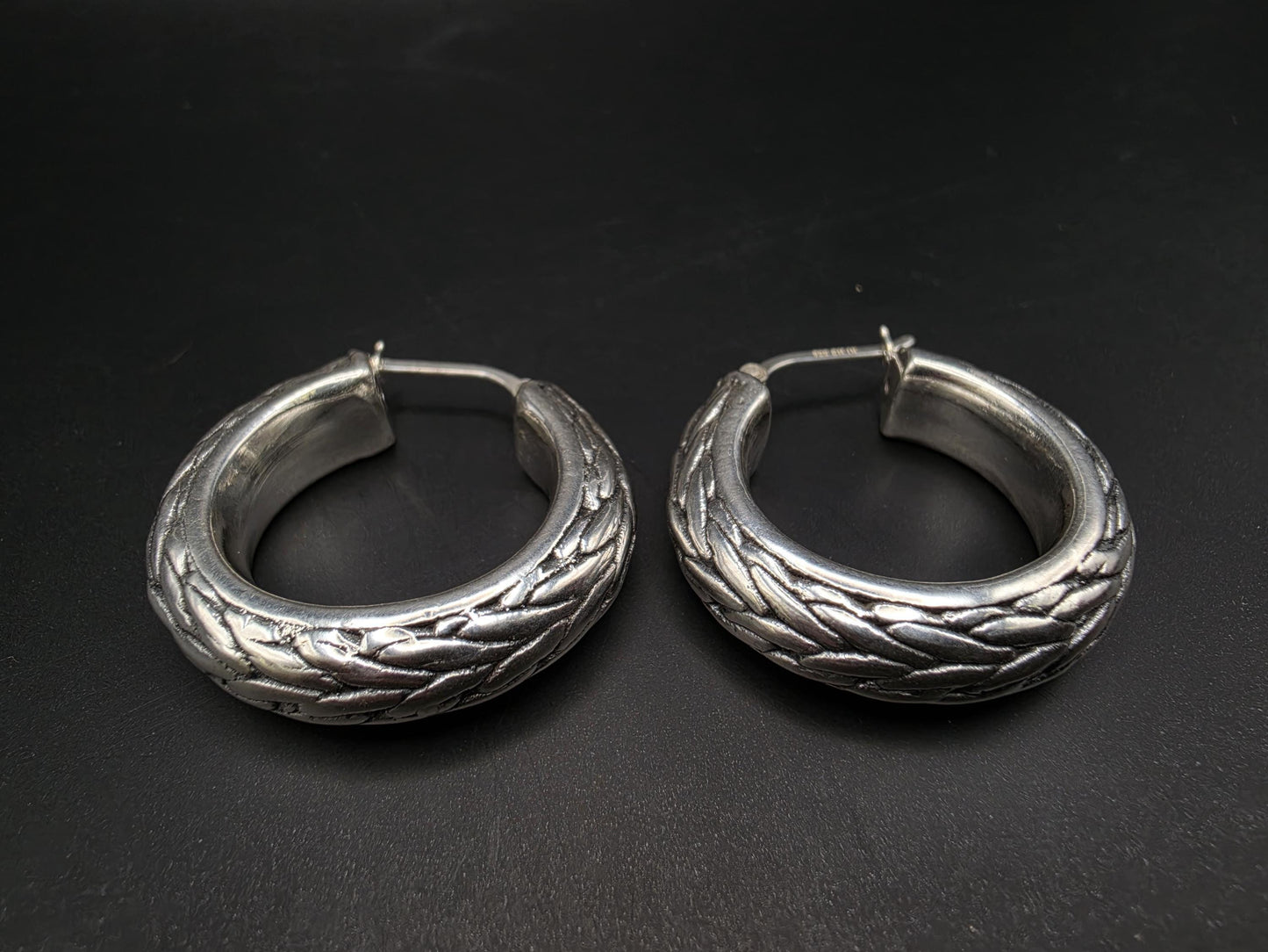 Sterling Silver Chunky Engraved Leaf Hoop Earrings 1 Inch