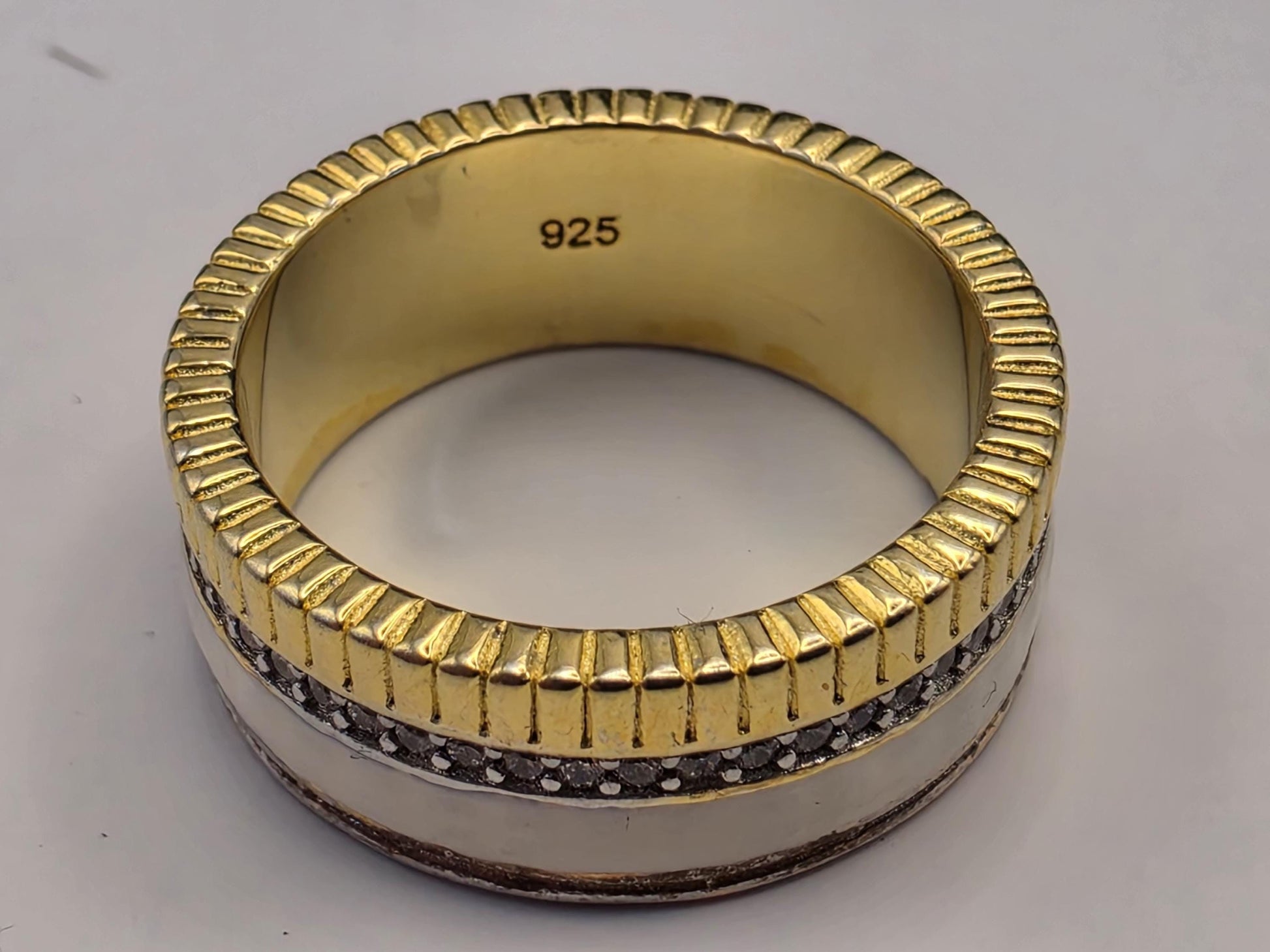 Gold Silver Two Tone Band Ring — Textured Accent Strip Size 7