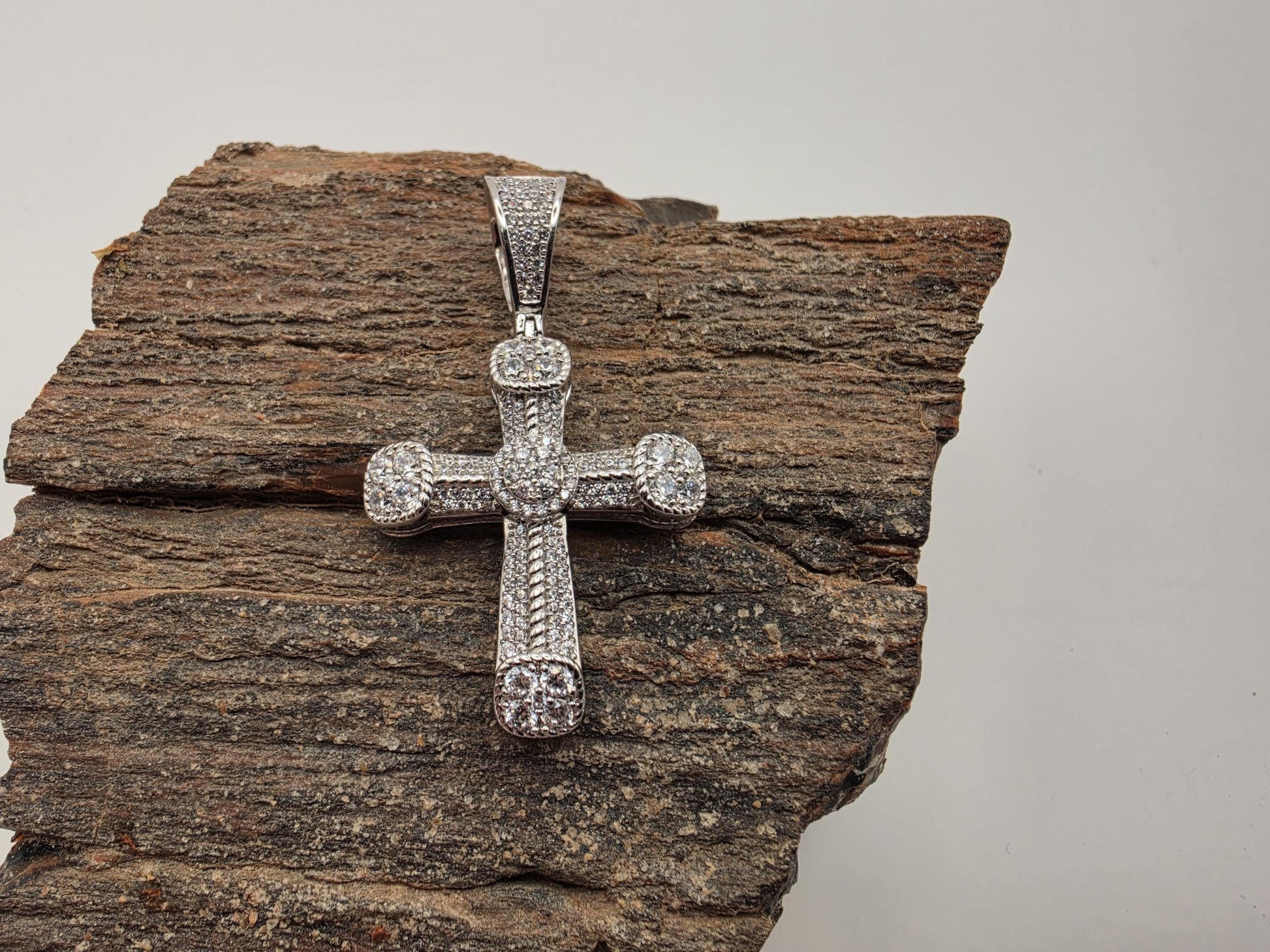 925 Sterling Silver Cross Pendant | CZ Halo Tip Clusters | Ribbed Arms | Heavy 11.6g