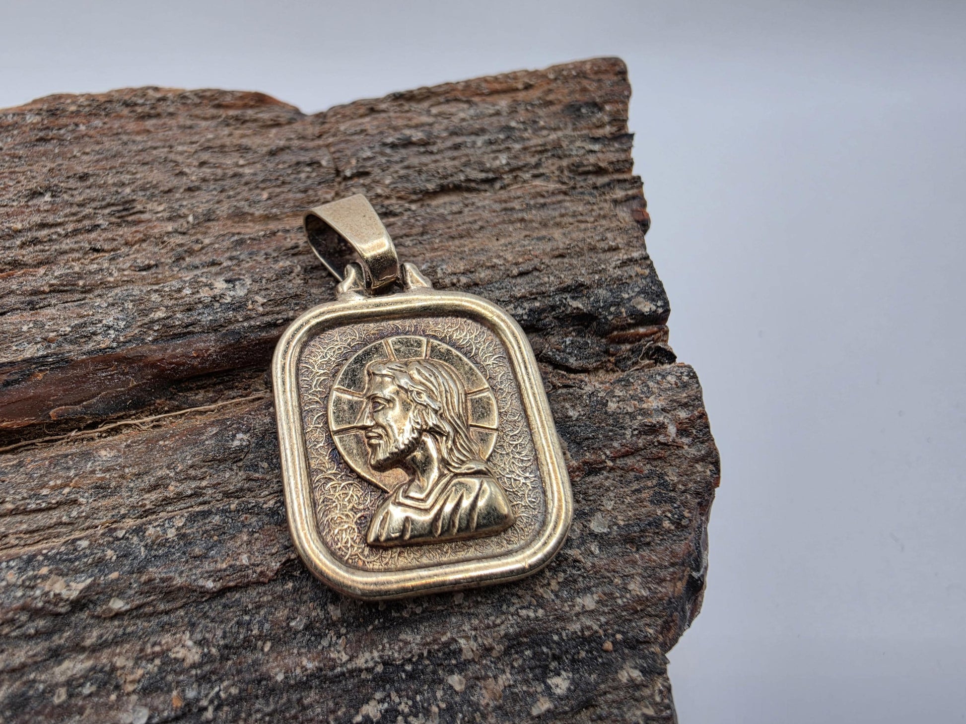 Gold Plated Sterling Silver Jesus Face Medal Pendant 25mm x 19mm Square Medallion 925 Religious Jewelry 6.4g