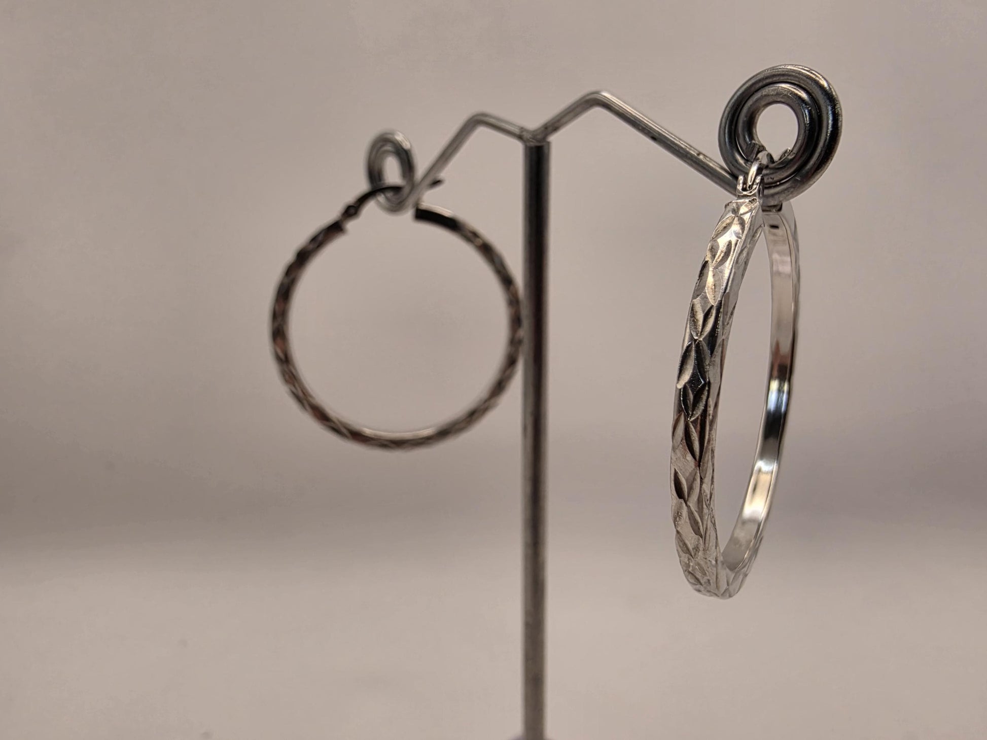 Sterling Silver Diamond Cut Hoop Earrings | 925 Silver | 1.5 Inch | Faceted Sparkle Hoops | Womens Everyday Hoops