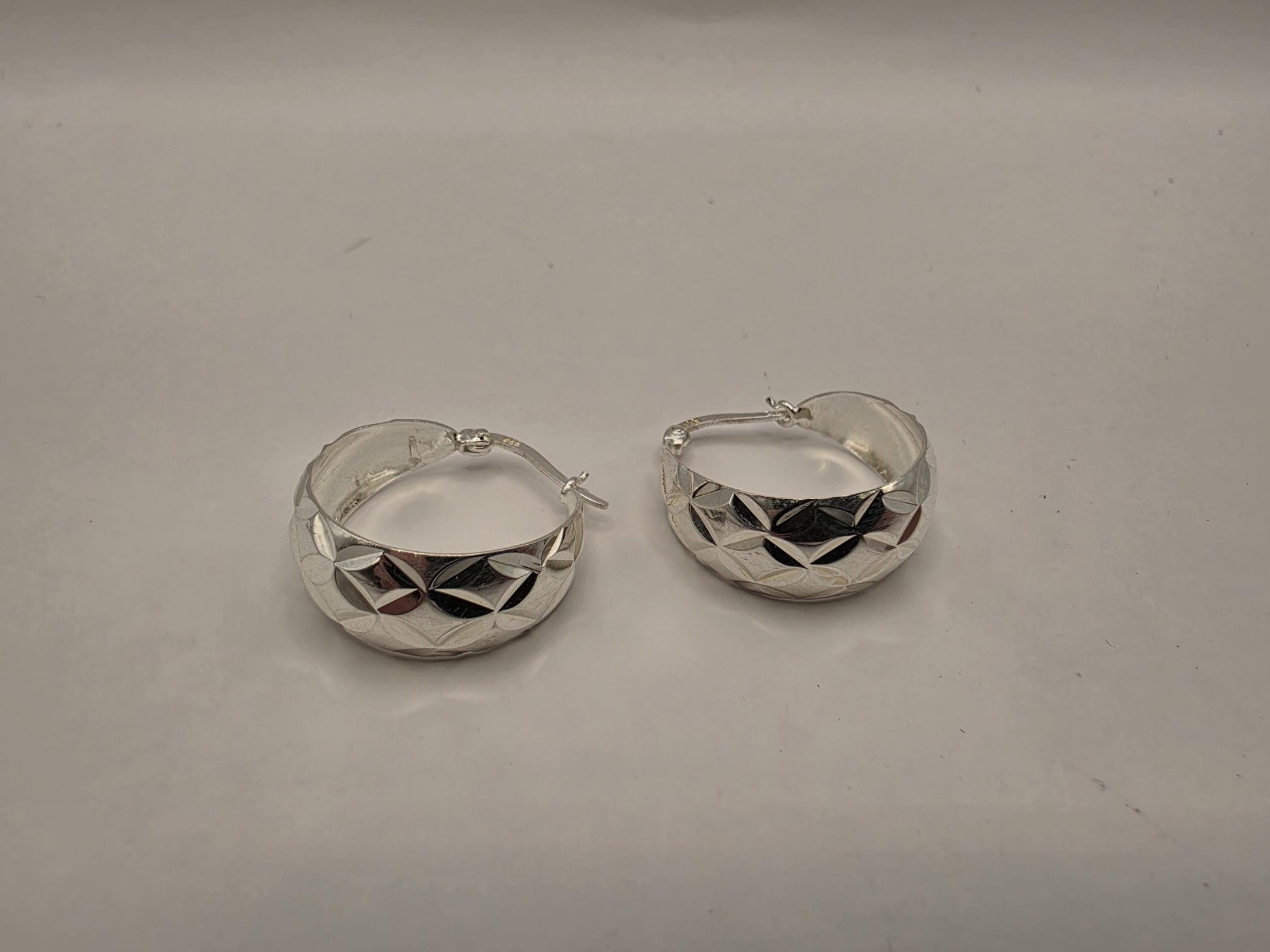Sterling Silver Diamond Cut Chunky Huggie Hoop Earrings 1" 925 Wide Faceted Sparkle Classic Jewelry Gift for Her Womens
