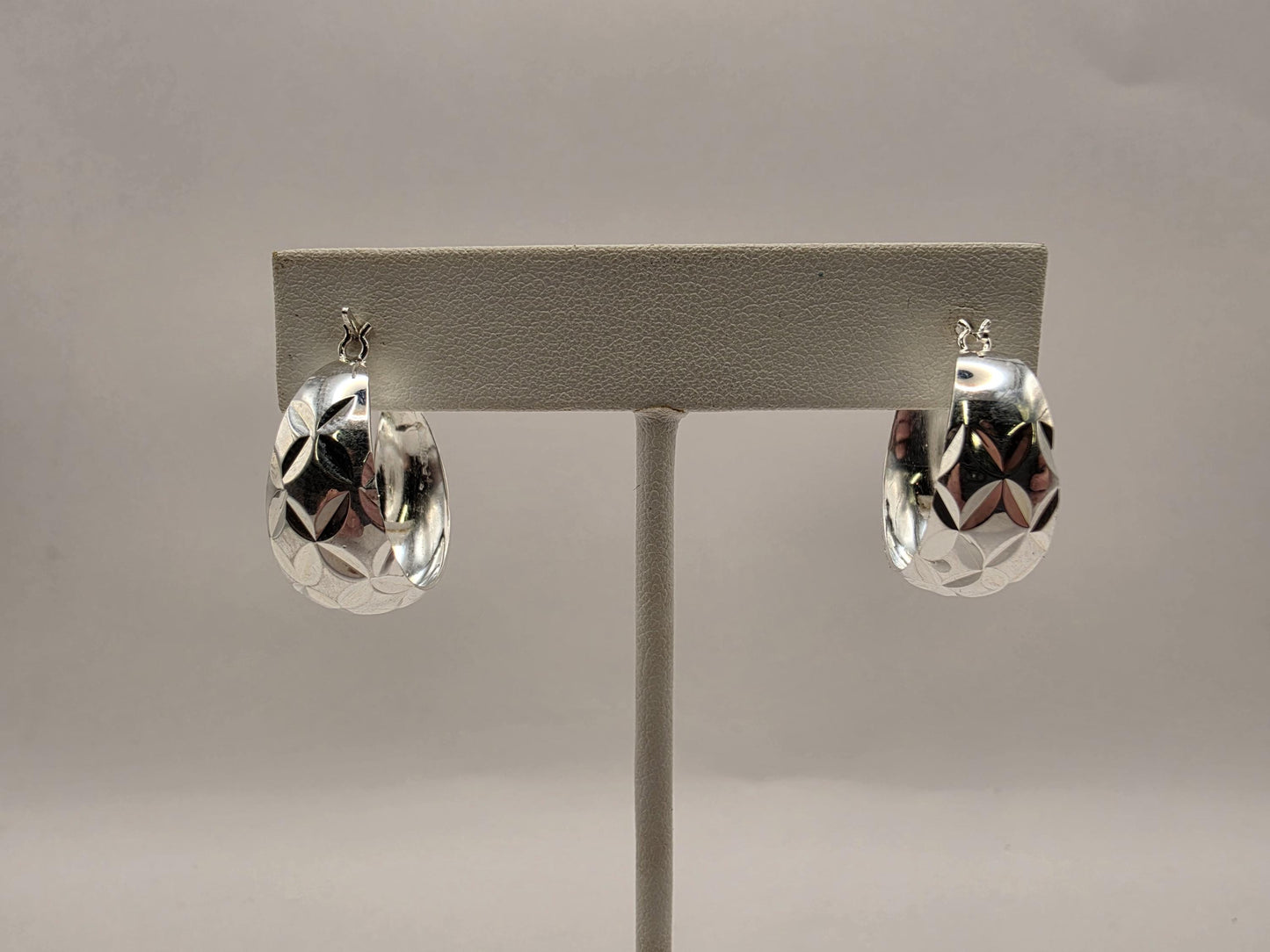 Sterling Silver Diamond Cut Chunky Huggie Hoop Earrings 1" 925 Wide Faceted Sparkle Classic Jewelry Gift for Her Womens