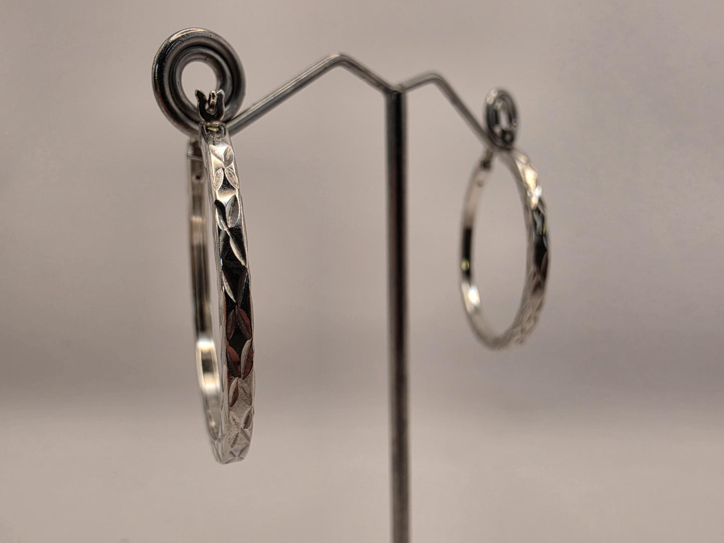 Sterling Silver Diamond Cut Hoop Earrings | 925 Silver | 1.5 Inch | Faceted Sparkle Hoops | Womens Everyday Hoops