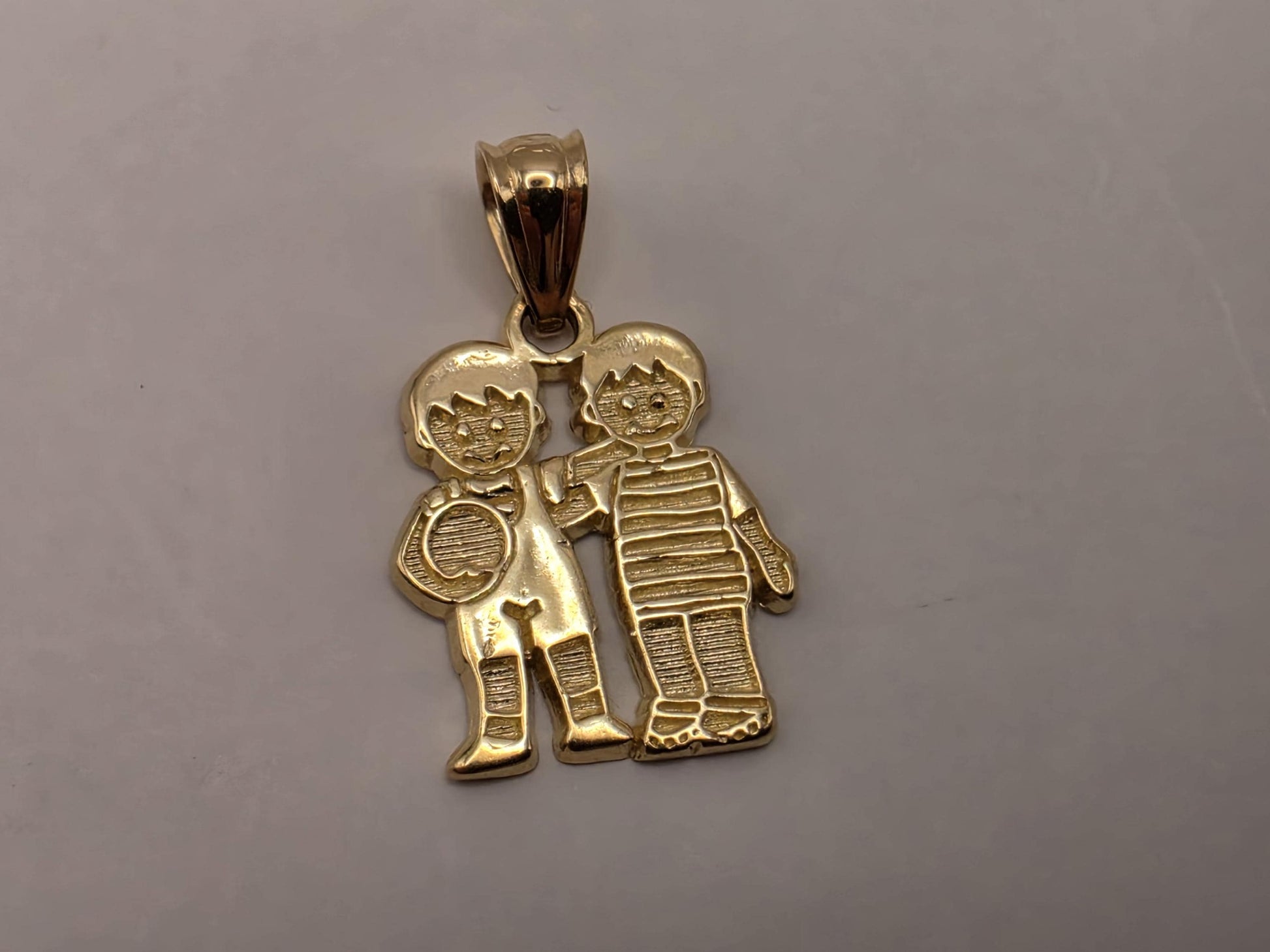 Solid 14K Yellow Gold Boy and Girl Pendant Brother Sister Children Charm Two Kids Family Mom Jewelry Gift Diamond Cut Detail Necklace Charm