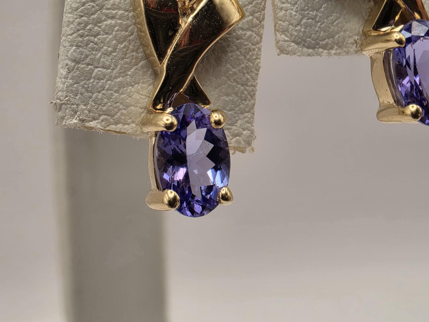 14K Yellow Gold Tanzanite Diamond Stud Earrings Oval Natural Tanzanite Studs December Birthstone Purple Blue Gemstone Gift for Her