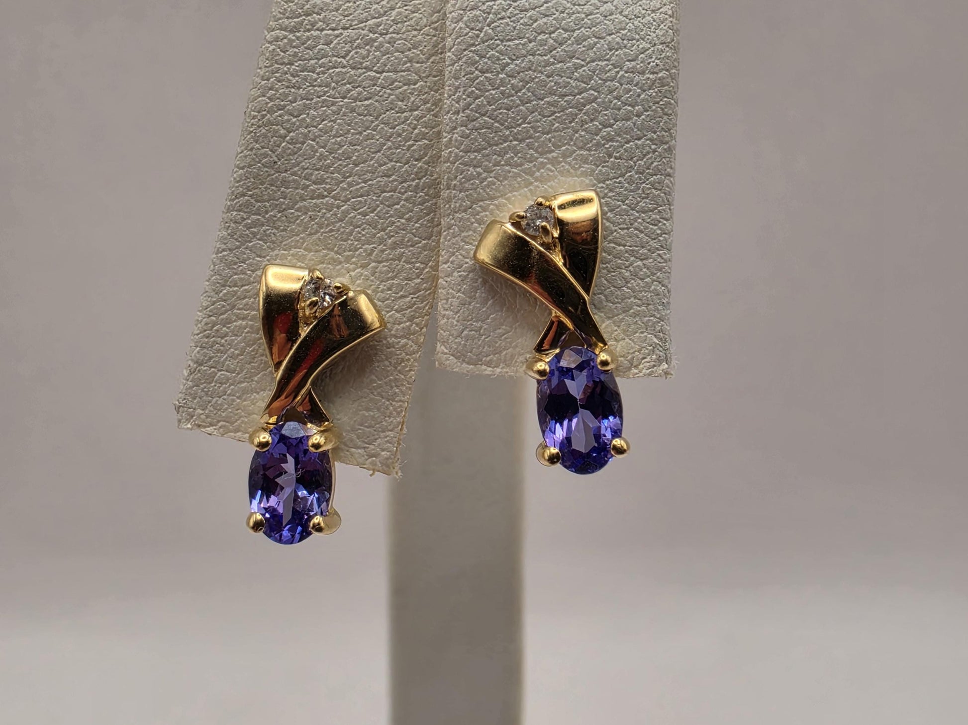 14K Yellow Gold Tanzanite Diamond Stud Earrings Oval Natural Tanzanite Studs December Birthstone Purple Blue Gemstone Gift for Her