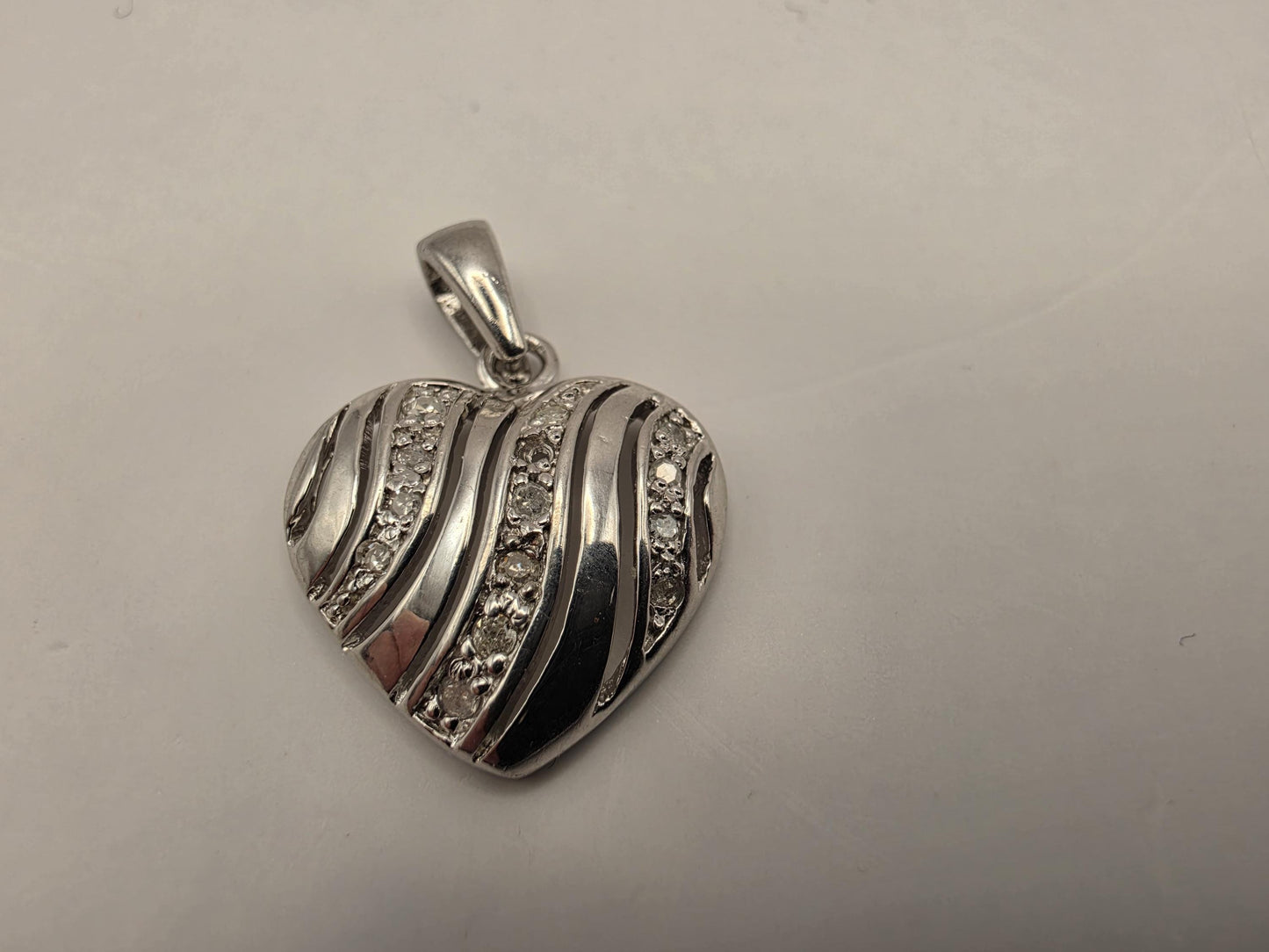 925 Sterling Silver Diamond Heart Pendant Genuine Diamond 0.11ct Wave Design Womens Romantic Fine Jewelry Gift for Her Anniversary Love