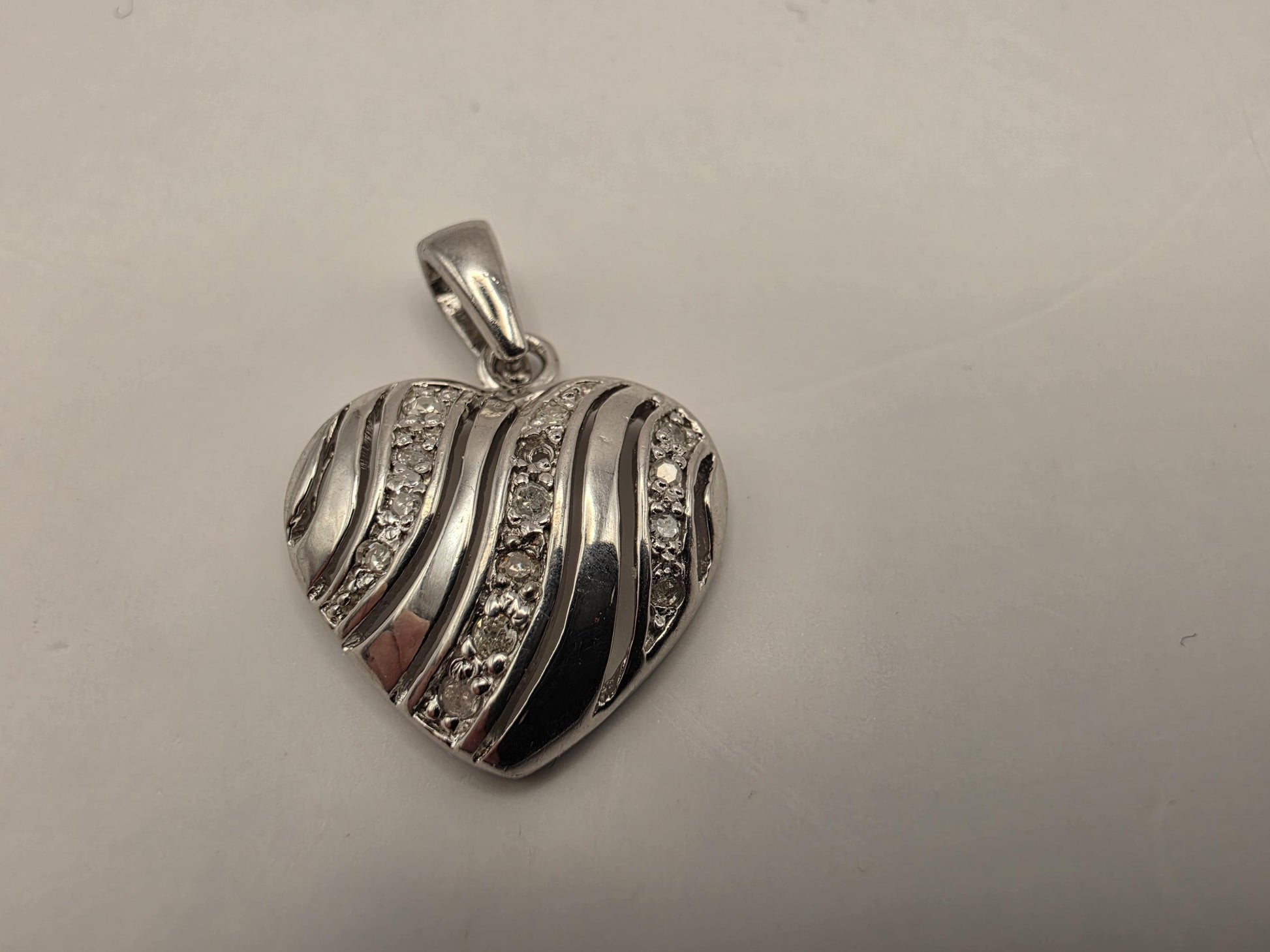 925 Sterling Silver Diamond Heart Pendant Genuine Diamond 0.11ct Wave Design Womens Romantic Fine Jewelry Gift for Her Anniversary Love