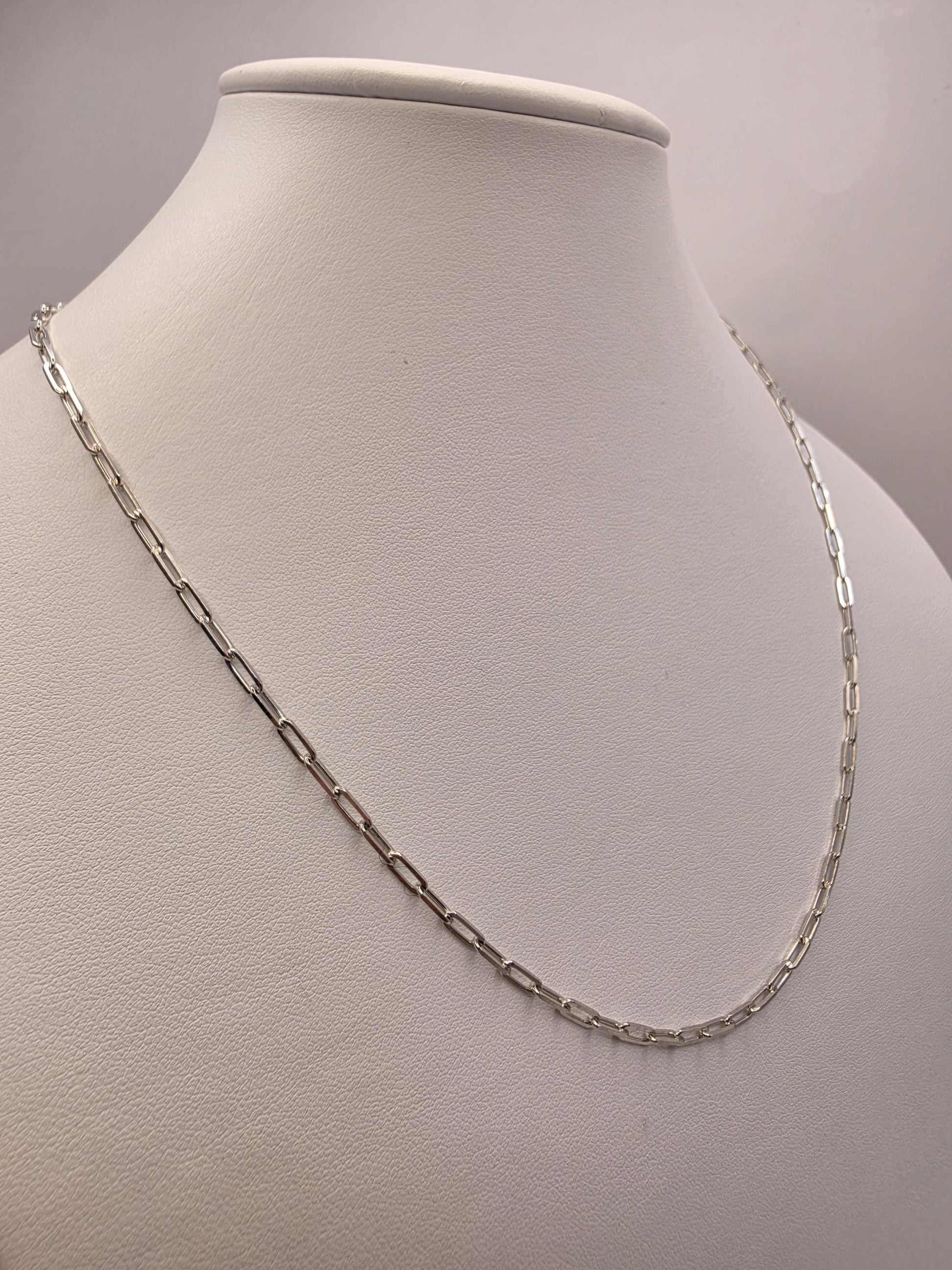 Sterling Silver Paperclip Chain Necklace 20 Inch 3mm 6.3 Grams Minimal Oval Link Layering Jewelry Gift
