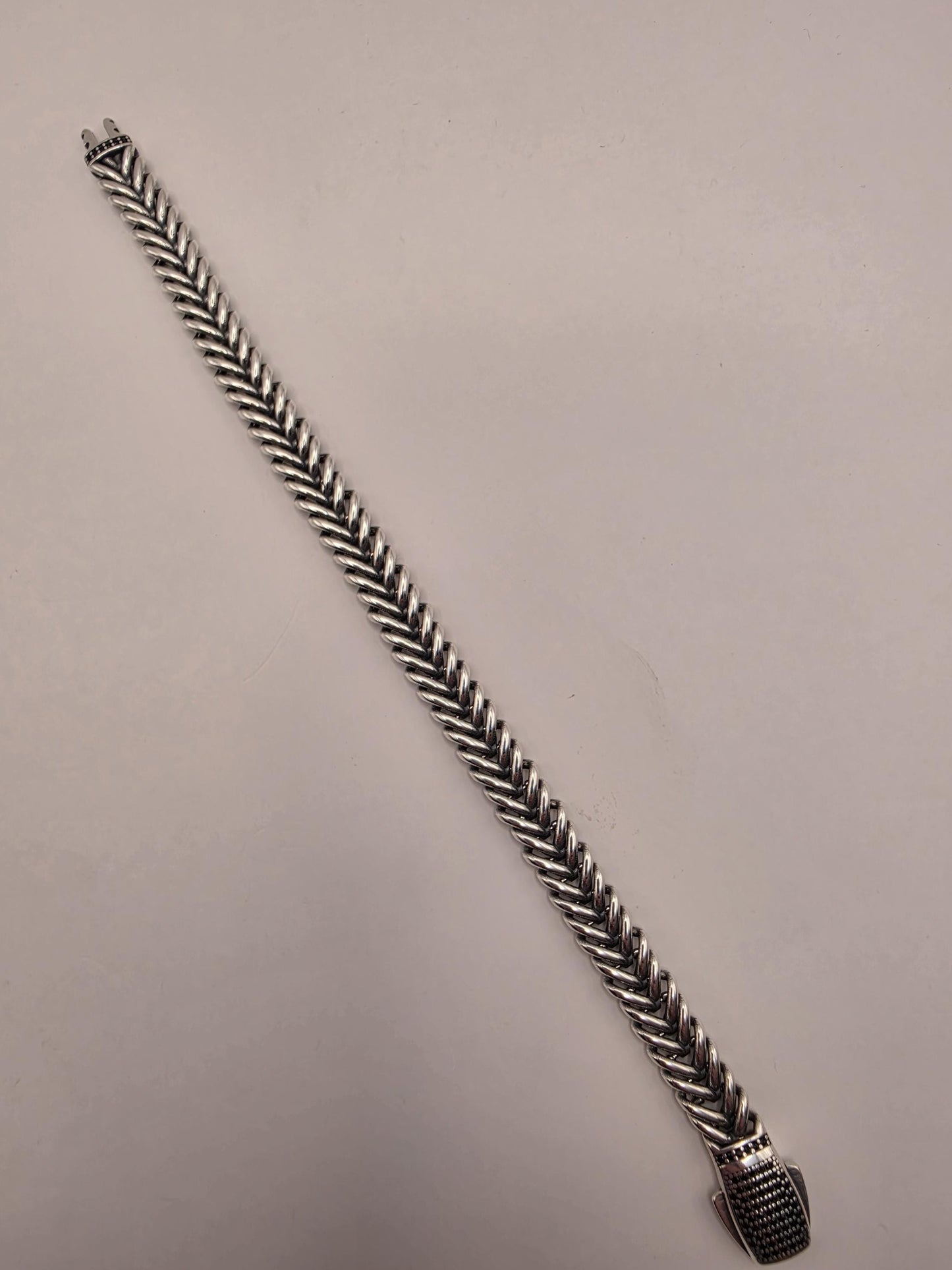 Solid 925 Sterling Silver Herringbone Bracelet 9.33mm Mens Heavy Fishtail Link 8 Inch 22.6 Grams Box Clasp Statement Gift