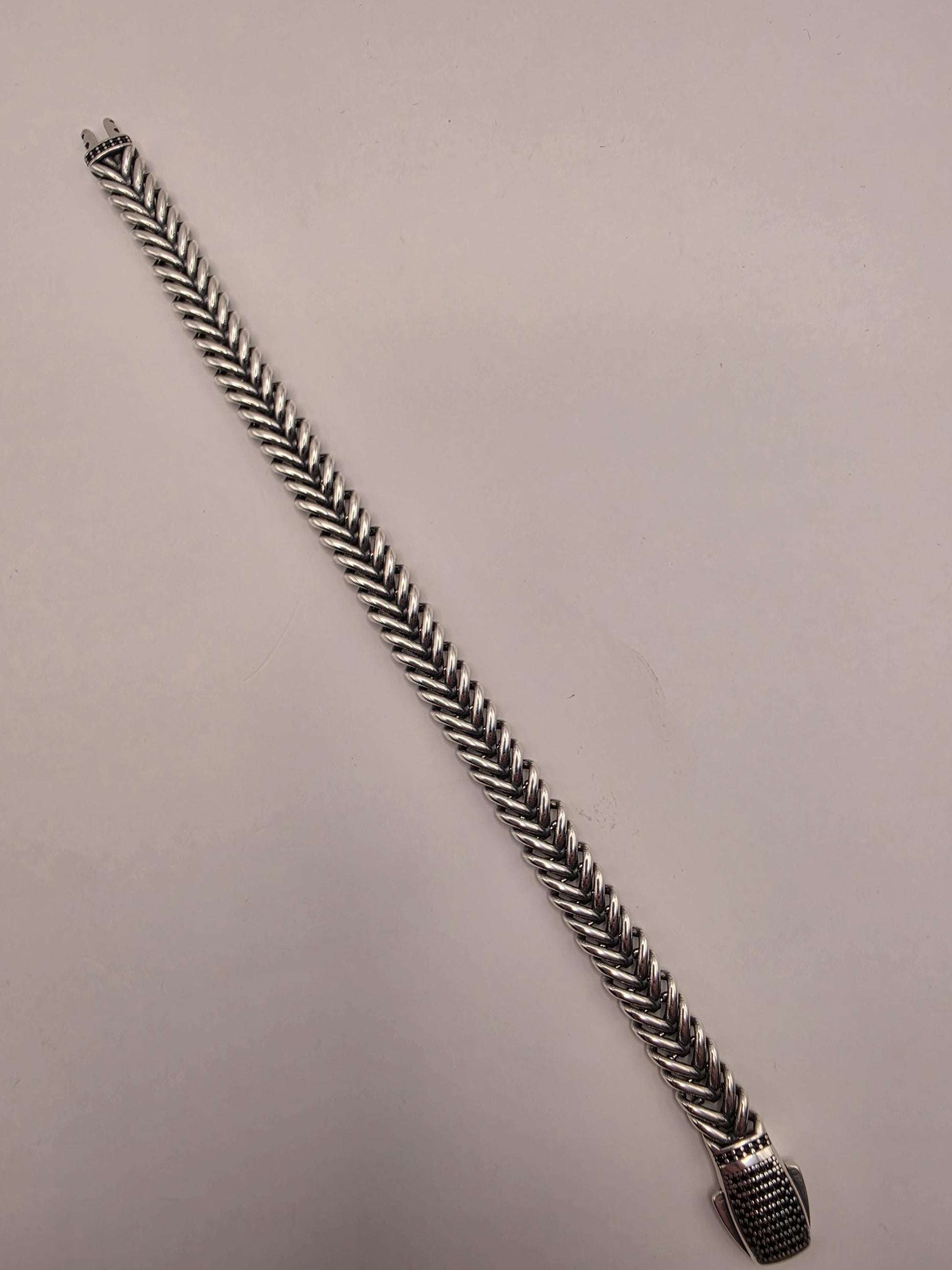 Solid 925 Sterling Silver Herringbone Bracelet 9.33mm Mens Heavy Fishtail Link 8 Inch 22.6 Grams Box Clasp Statement Gift