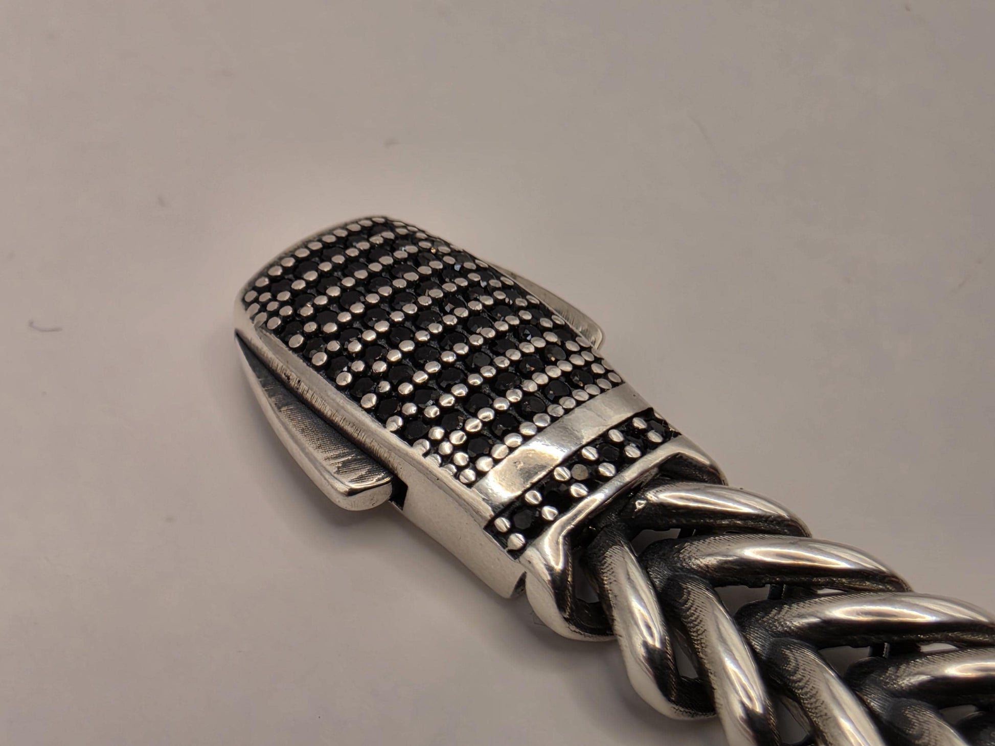 Solid 925 Sterling Silver Herringbone Bracelet 9.33mm Mens Heavy Fishtail Link 8 Inch 22.6 Grams Box Clasp Statement Gift