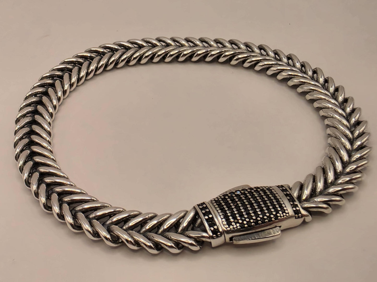 Solid 925 Sterling Silver Woven Chevron Bracelet 9mm Mens Heavy Braided V Link 8 Inch 22.3 Grams Oxidized Clasp Gift for Him