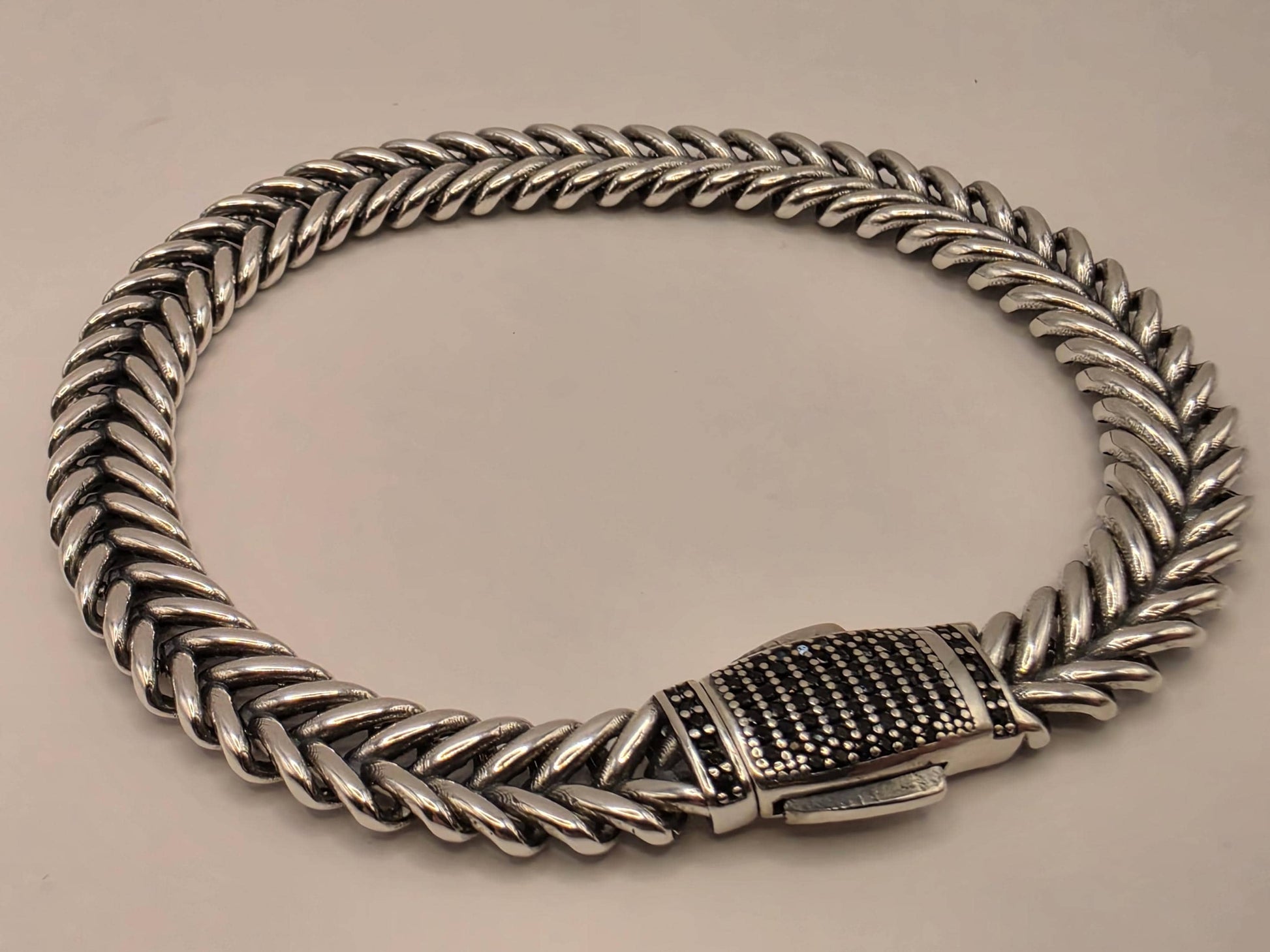 Solid 925 Sterling Silver Woven Chevron Bracelet 9mm Mens Heavy Braided V Link 8 Inch 22.3 Grams Oxidized Clasp Gift for Him