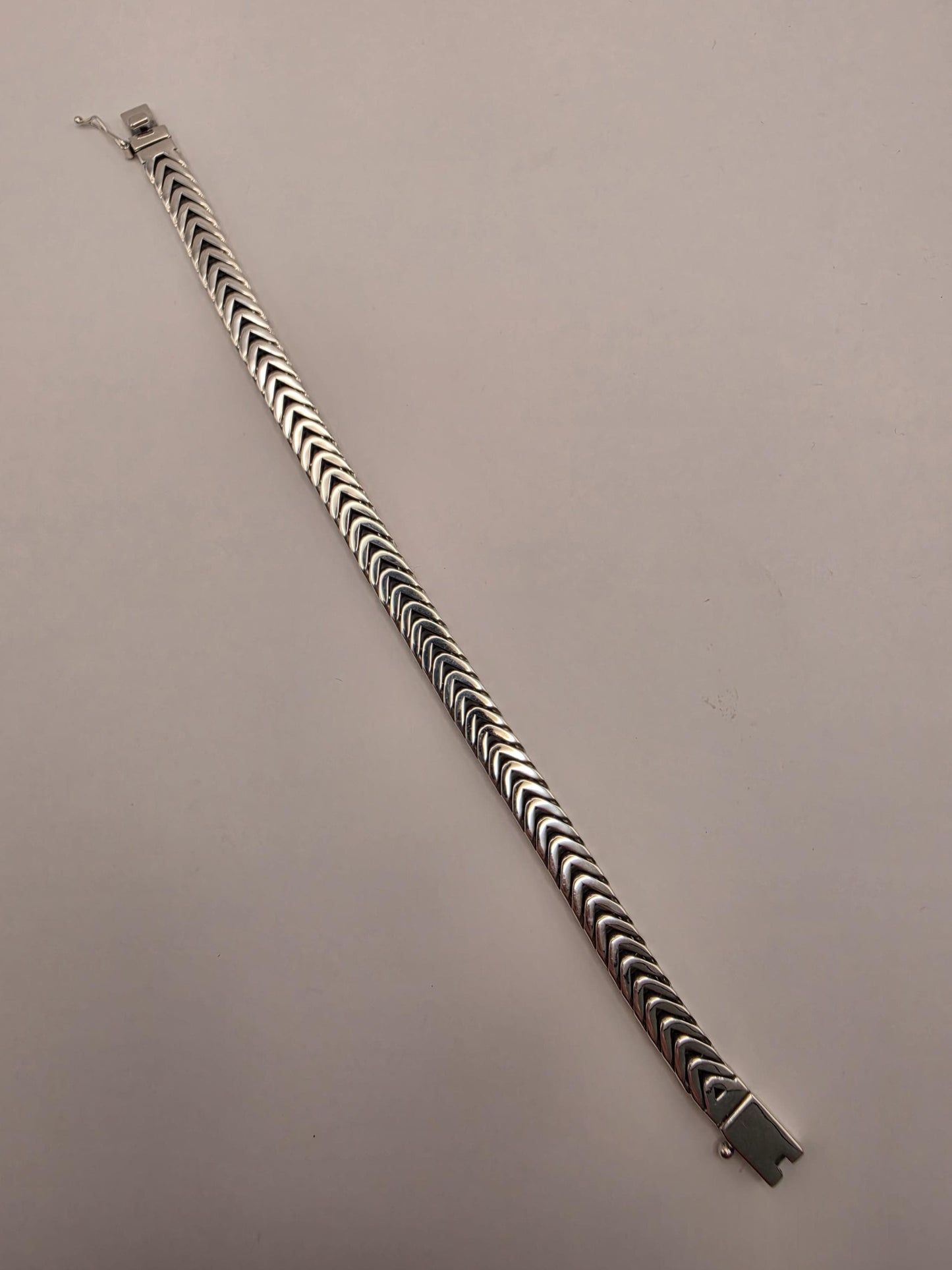Sterling Silver Chevron Chain Bracelet 8.5 Inch 8mm 31.4 Grams Unisex Statement Jewelry Gift