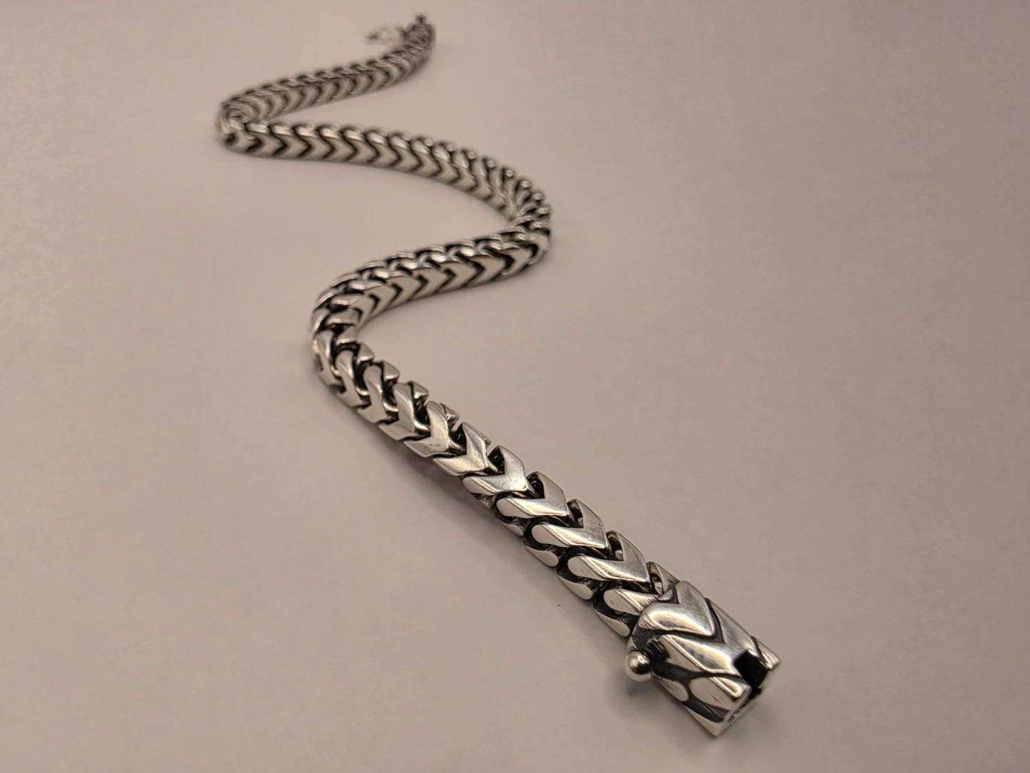 Sterling Silver Chevron Chain Bracelet 8.5 Inch 4.5mm 27.2 Grams Unisex Statement Jewelry Gift
