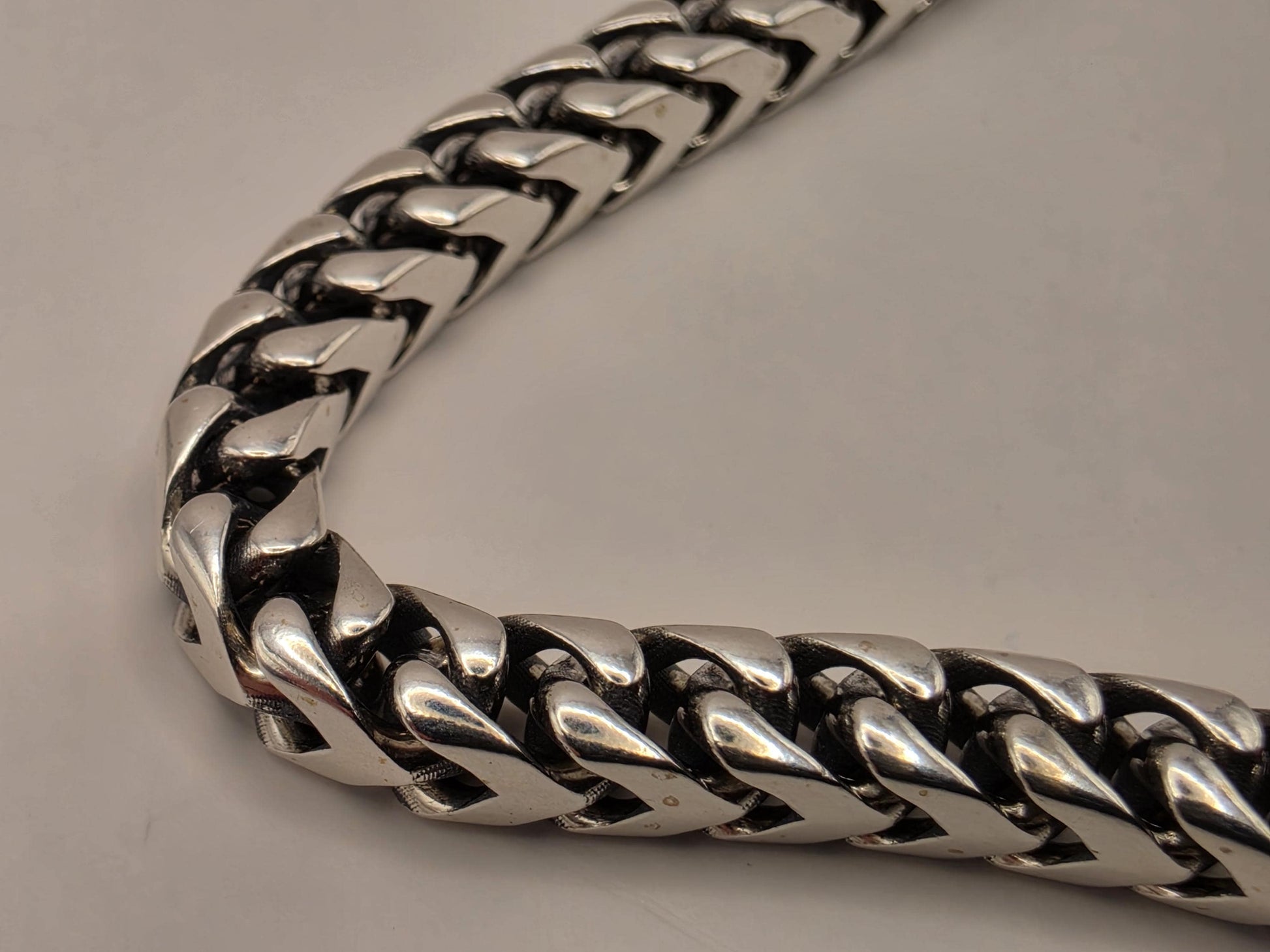 Sterling Silver Chevron Chain Bracelet 8.5 Inch 4.5mm 27.2 Grams Unisex Statement Jewelry Gift