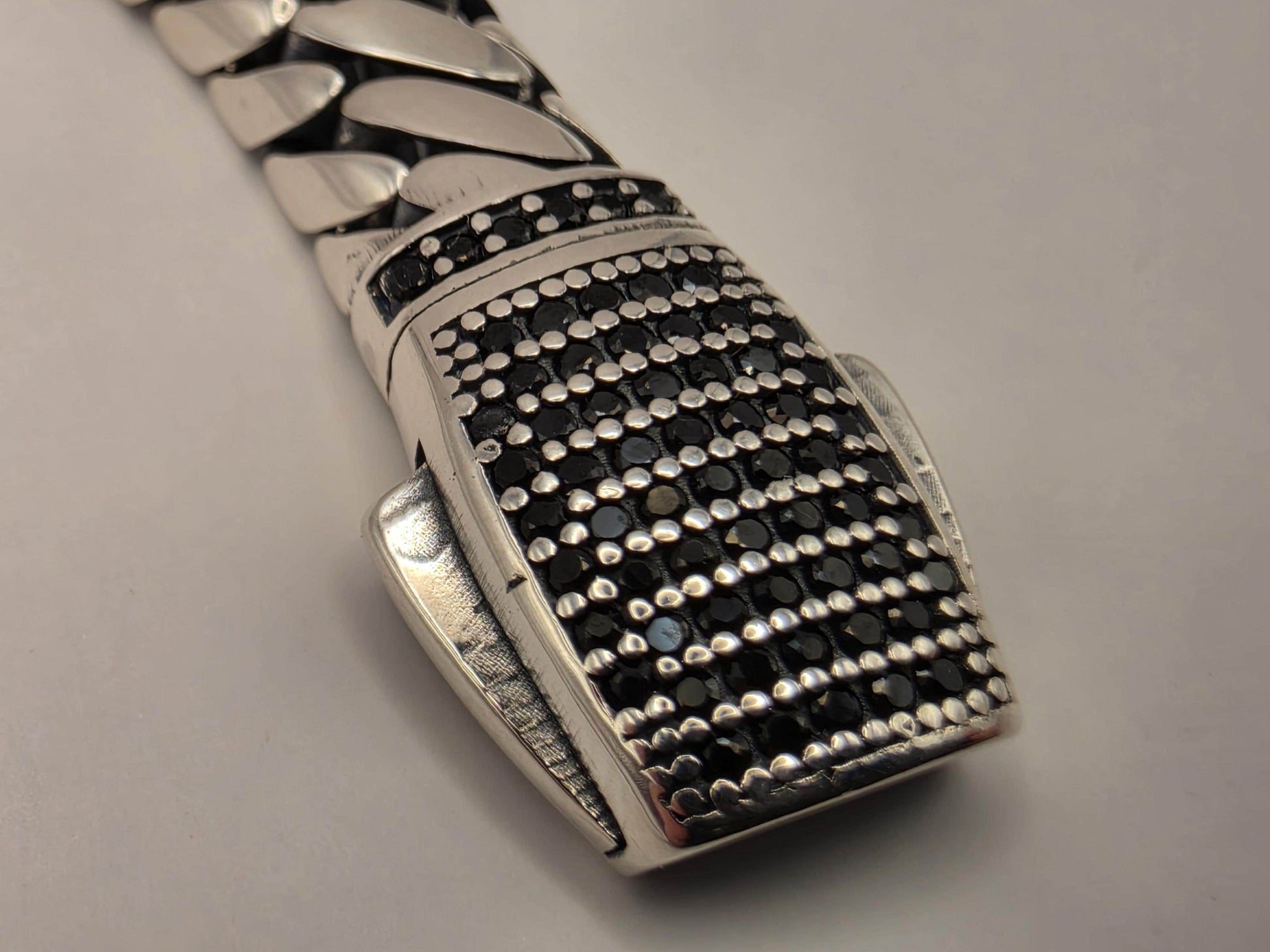 Sterling Silver Curb Chain Bracelet 8.5 Inch 8mm 26.7 Grams Unisex Statement Jewelry Gift