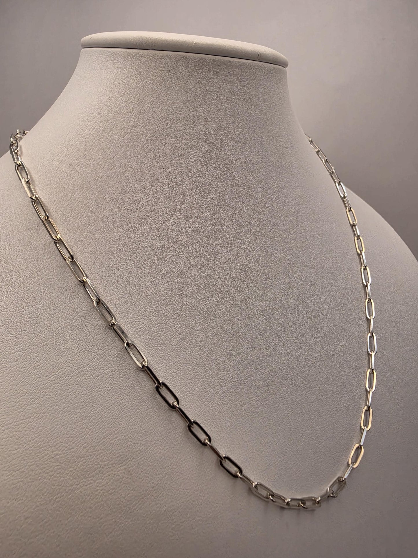 Sterling Silver Paperclip Chain Necklace 20 Inch 3.5mm 9.9 Grams Modern Oval Link Unisex Layering Jewelry Gift