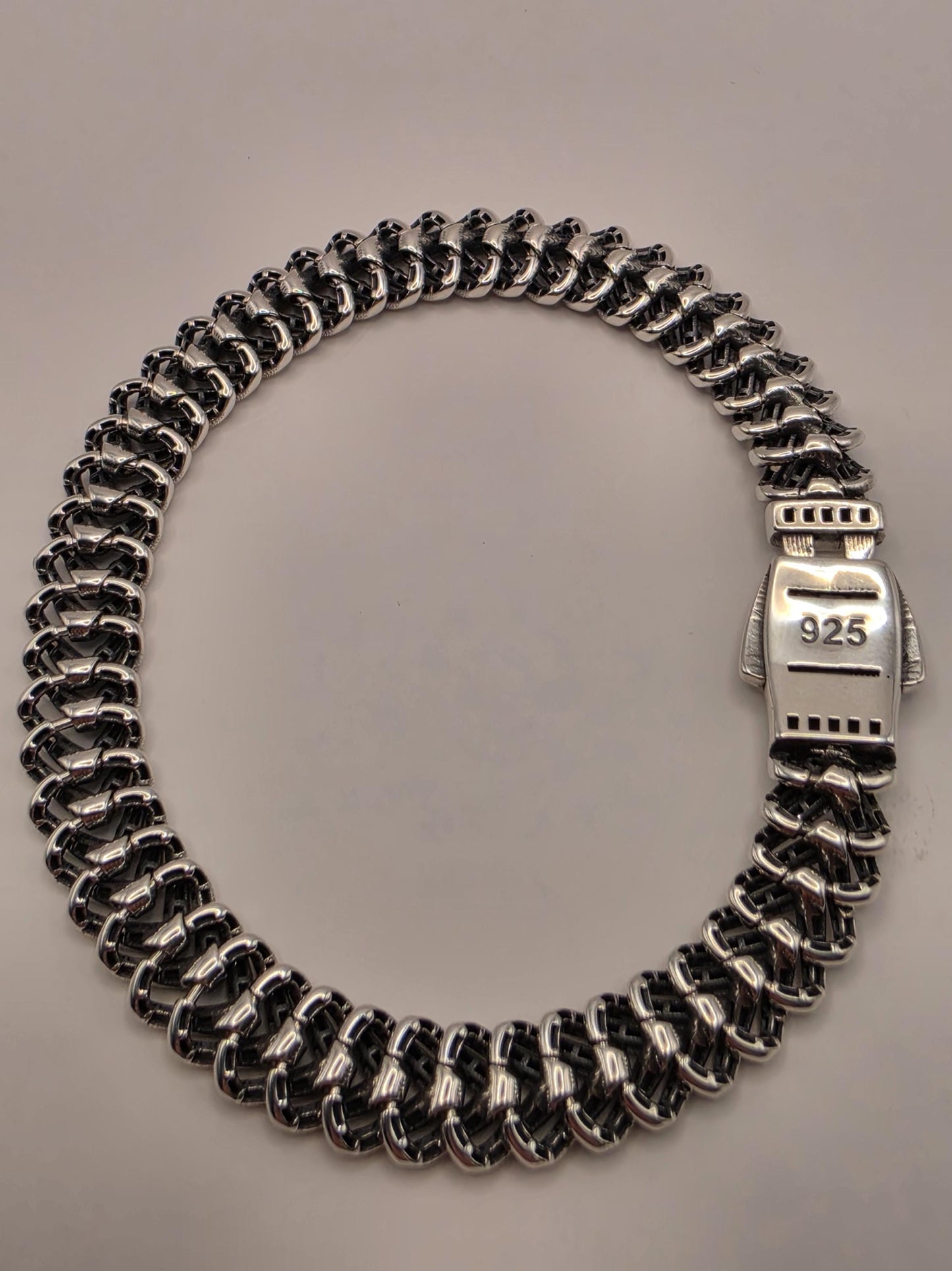 Solid 925 Sterling Silver Herringbone Bracelet 9.33mm Mens Heavy Fishtail Link 8 Inch 22.6 Grams Box Clasp Statement Gift