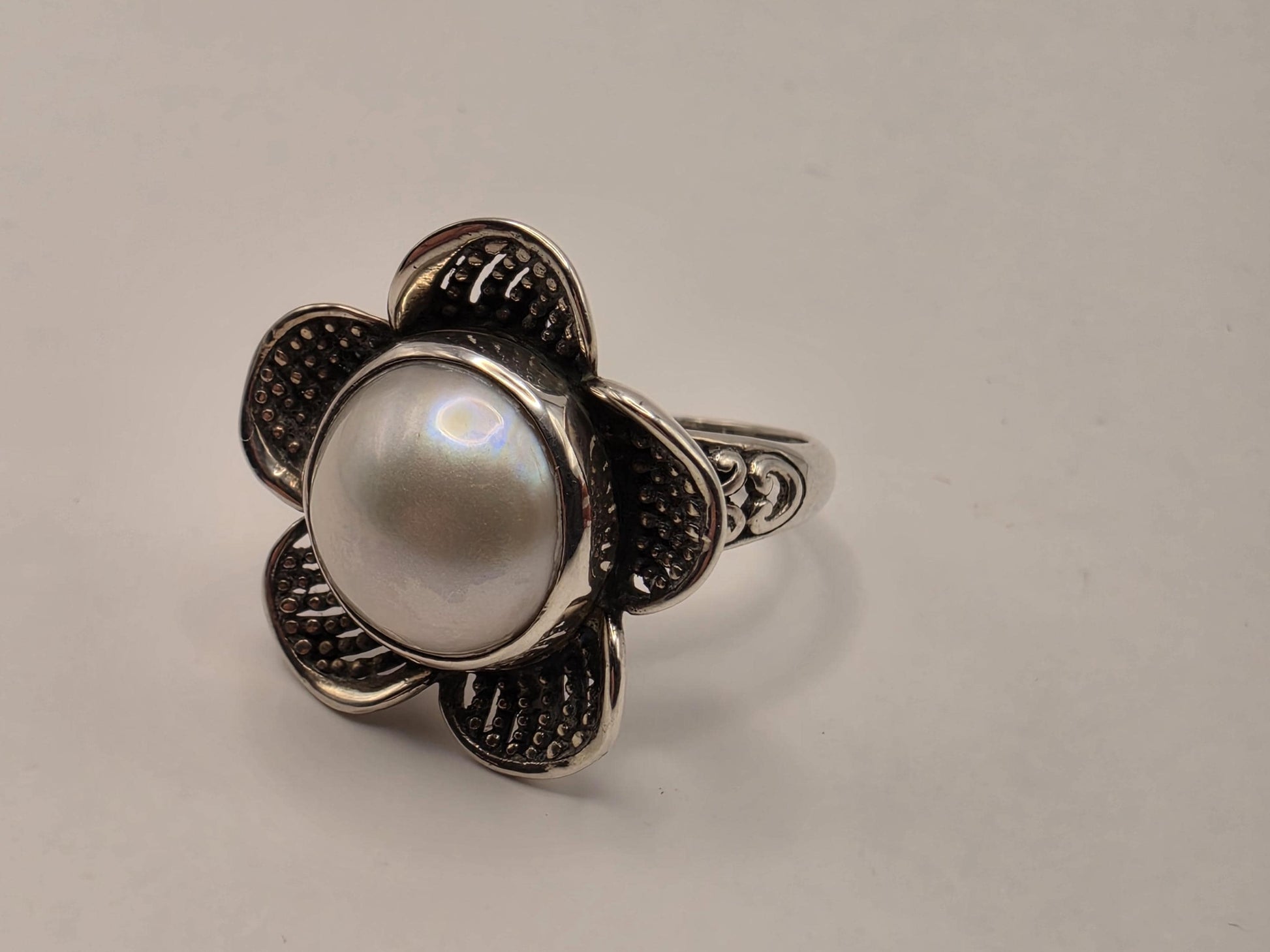 Genuine Freshwater Pearl Flower Ring Solid 925 Sterling Silver Size 8 Large Floral Cabochon Bali Statement Gift