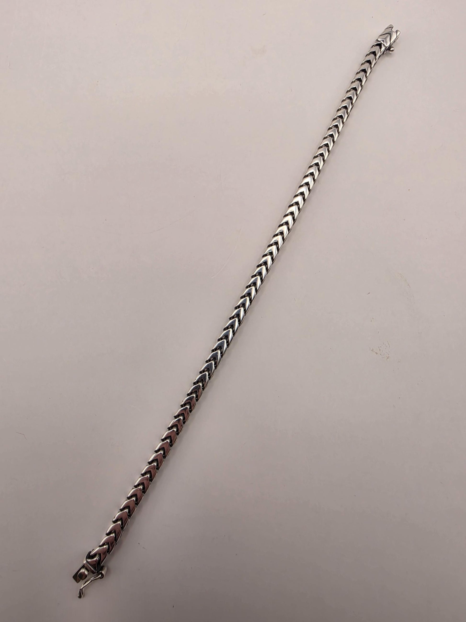 Sterling Silver Cuban Link Bracelet 8 Inch 4.6mm Mens Heavy Curb Chain 25.3 Grams Box Clasp Gift for Him Unisex