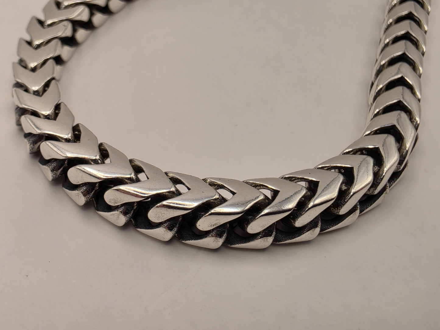 Sterling Silver Cuban Link Bracelet 8 Inch 4.6mm Mens Heavy Curb Chain 25.3 Grams Box Clasp Gift for Him Unisex
