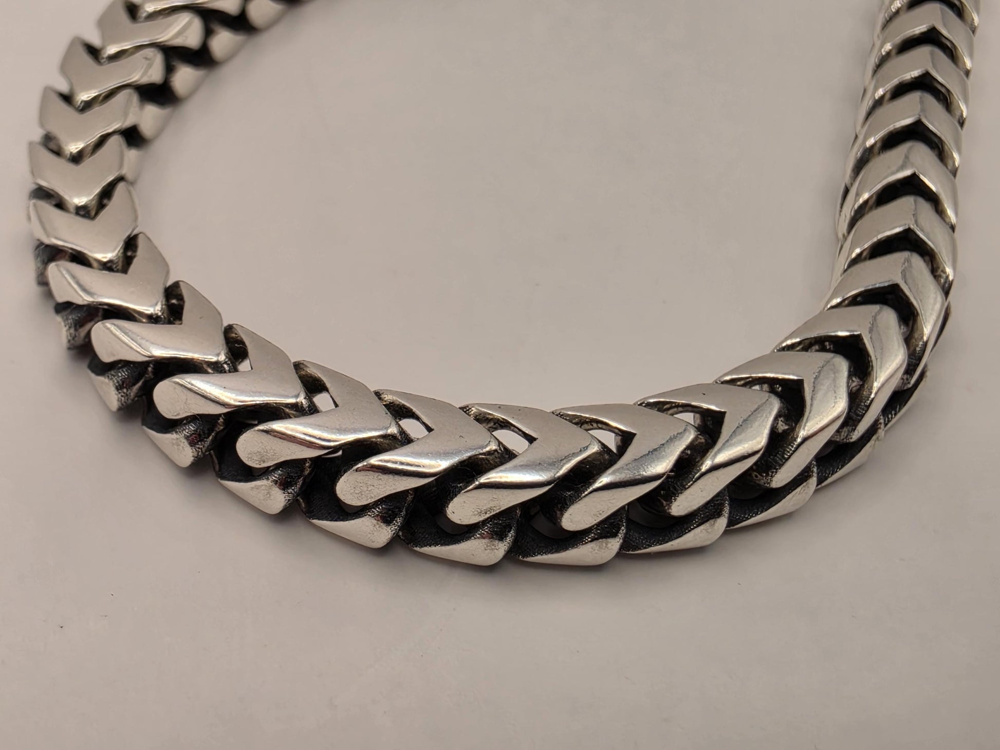 Sterling Silver Cuban Link Bracelet 8 Inch 4.6mm Mens Heavy Curb Chain 25.3 Grams Box Clasp Gift for Him Unisex
