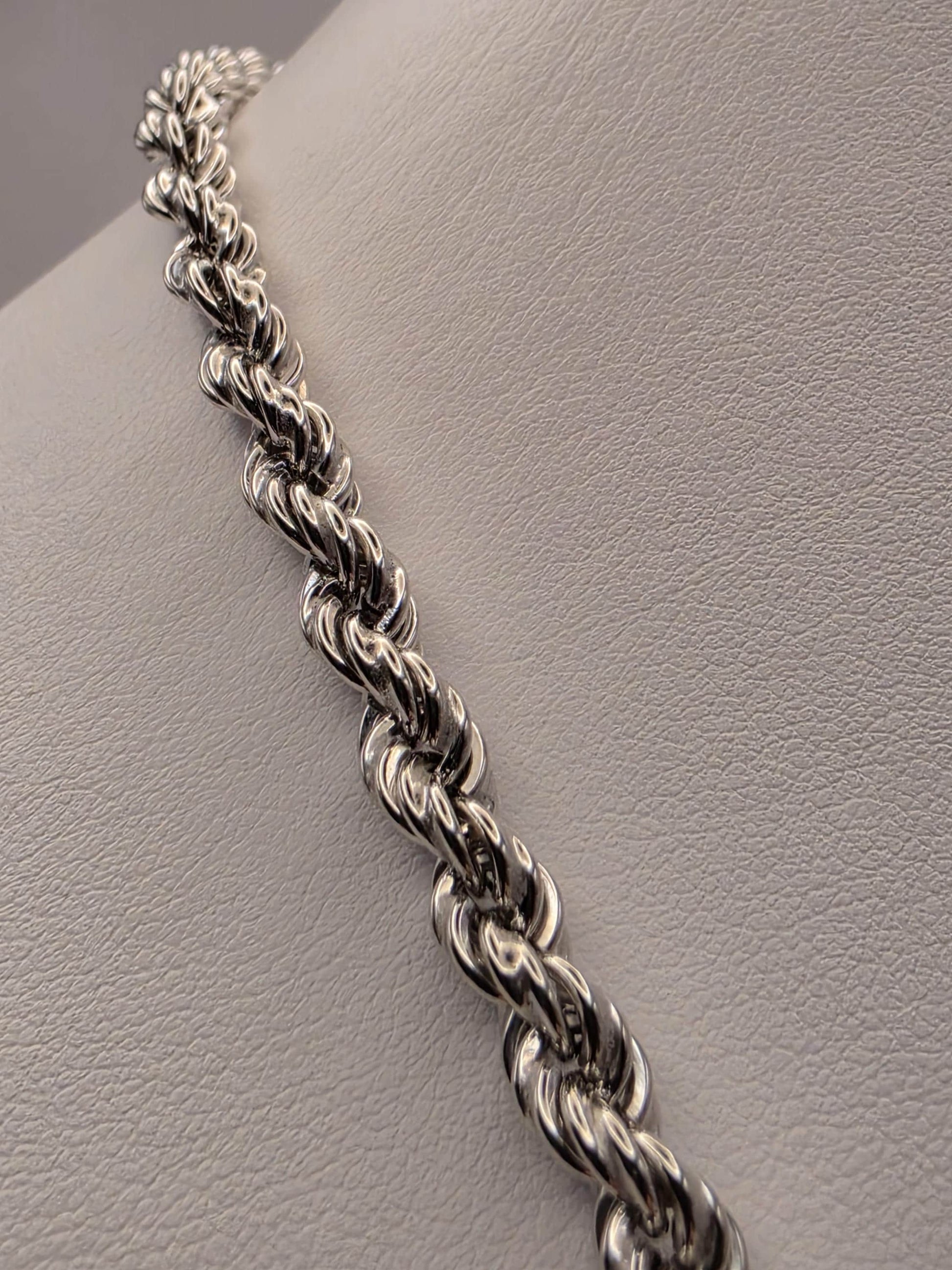 Sterling Silver Rope Chain Necklace 22 Inch 5.3mm 20.3 Grams Twisted Mens Unisex Jewelry