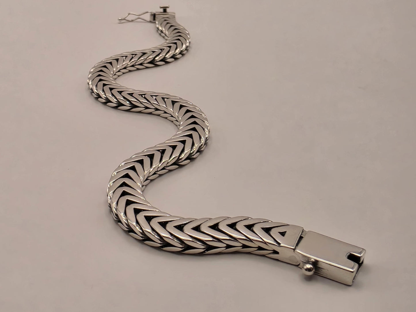 Sterling Silver Chevron Chain Bracelet 8.5 Inch 8mm 31.4 Grams Unisex Statement Jewelry Gift