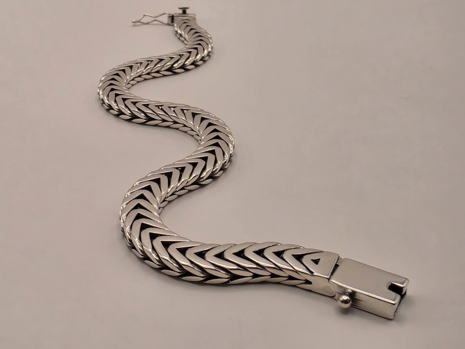 Sterling Silver Chevron Chain Bracelet 8.5 Inch 8mm 31.4 Grams Unisex Statement Jewelry Gift