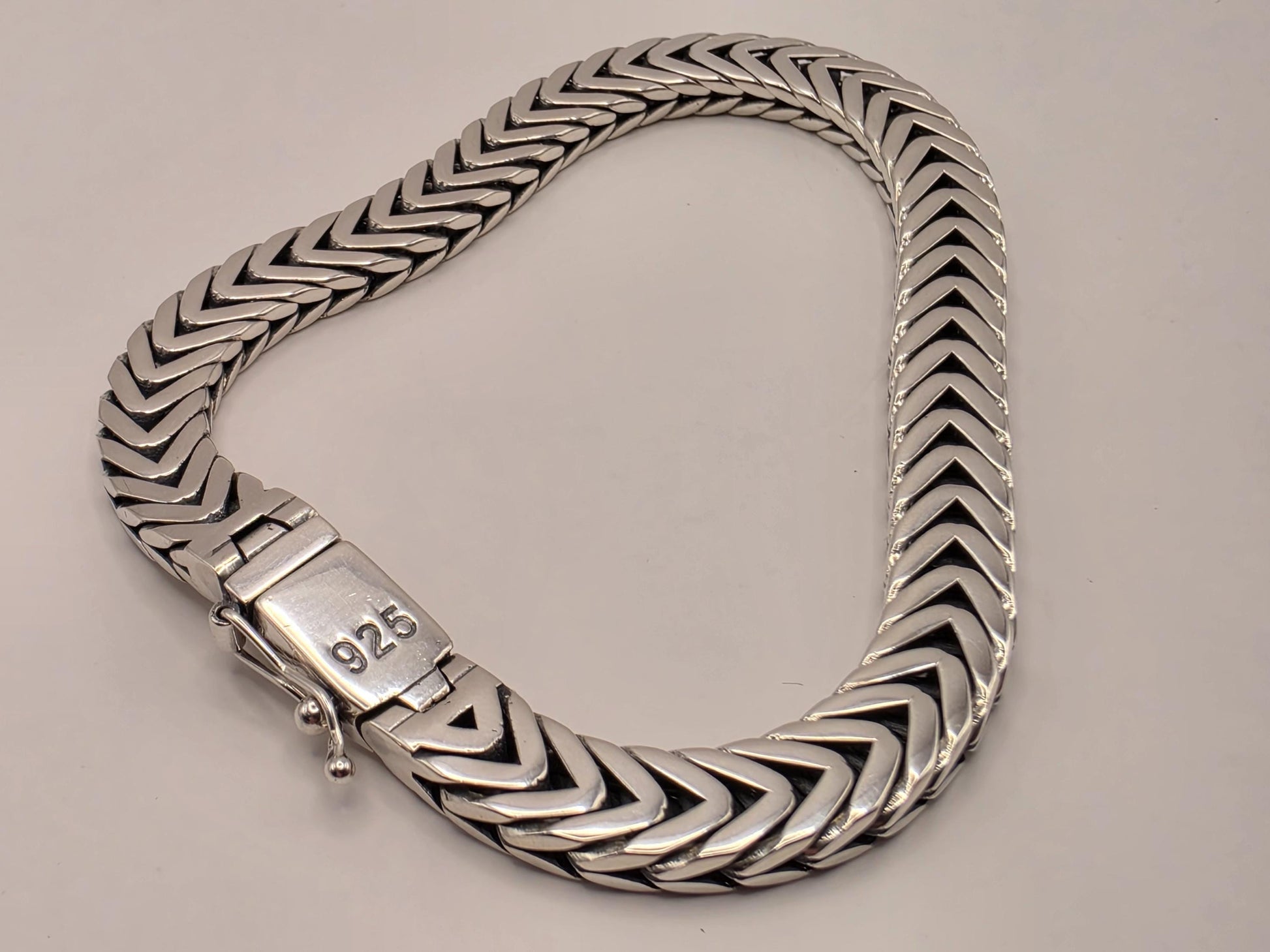 Sterling Silver Chevron Chain Bracelet 8.5 Inch 8mm 31.4 Grams Unisex Statement Jewelry Gift