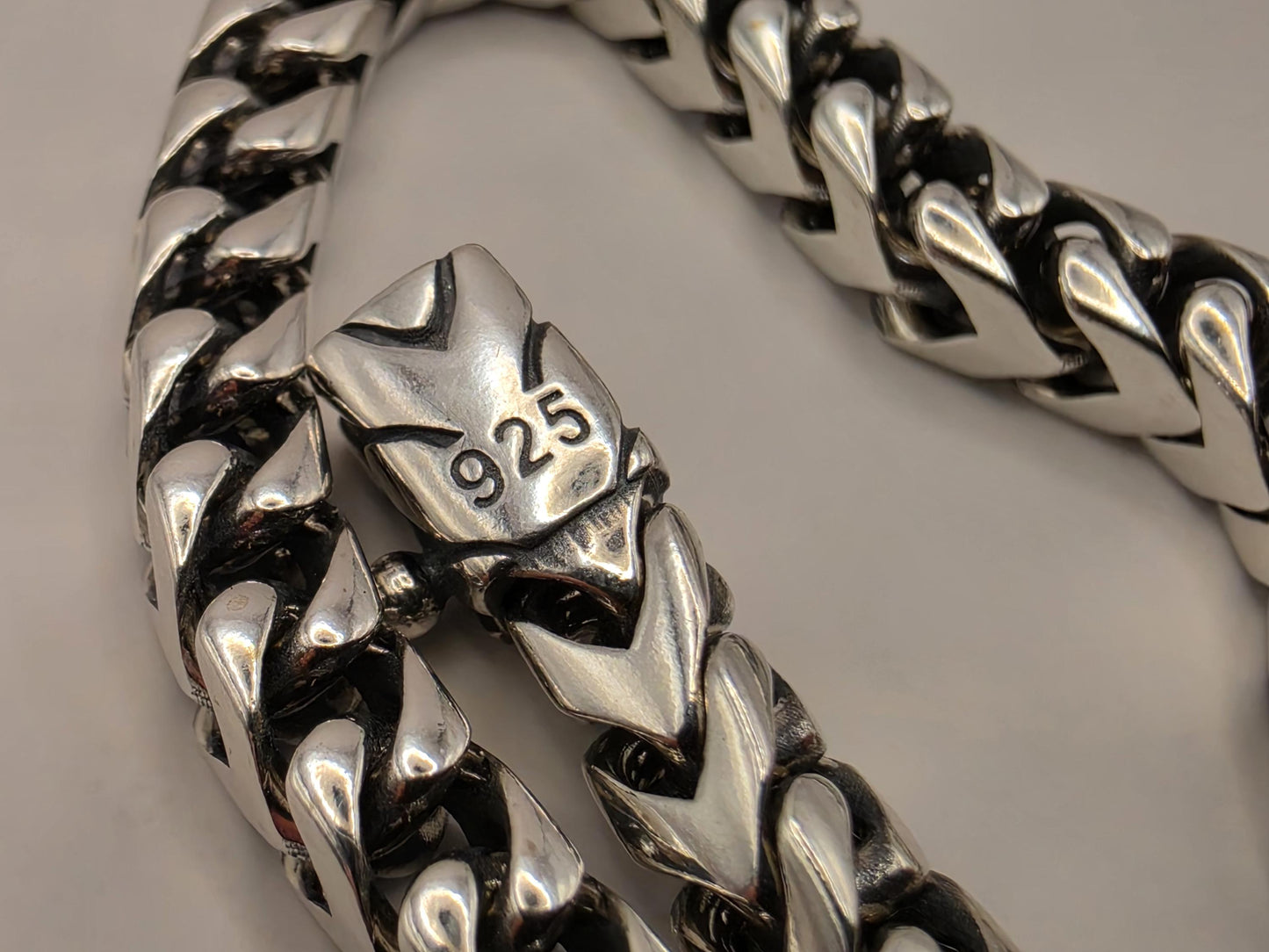 Sterling Silver Chevron Chain Bracelet 8.5 Inch 4.5mm 27.2 Grams Unisex Statement Jewelry Gift