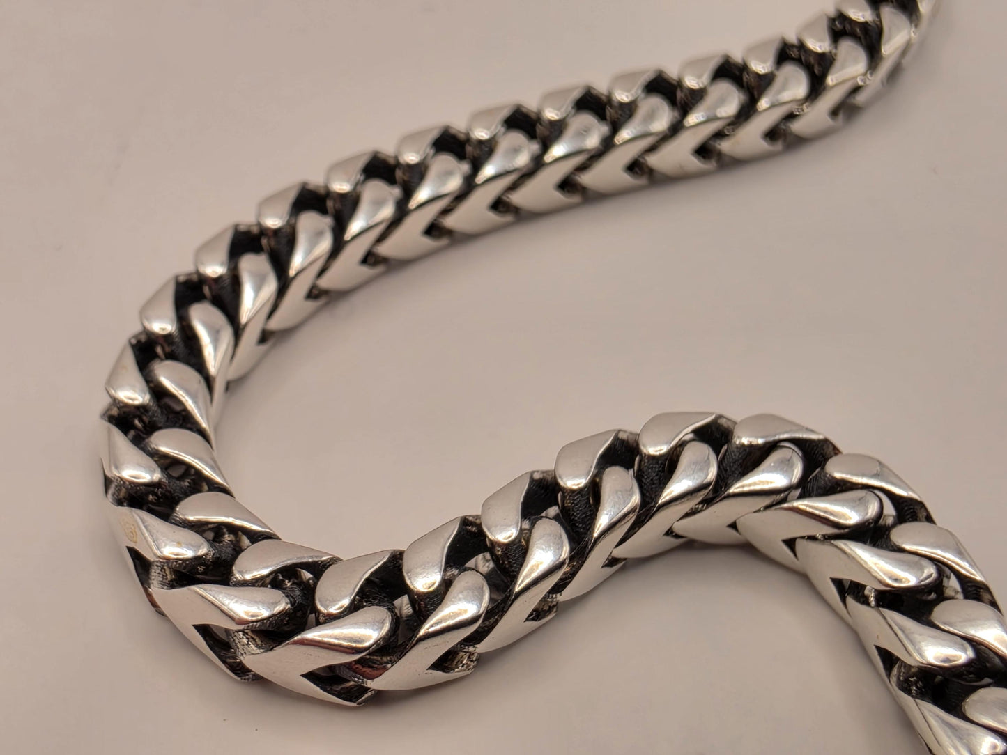 Sterling Silver Chevron Chain Bracelet 8.5 Inch 4mm 17.8 Grams Unisex Statement Jewelry Gift