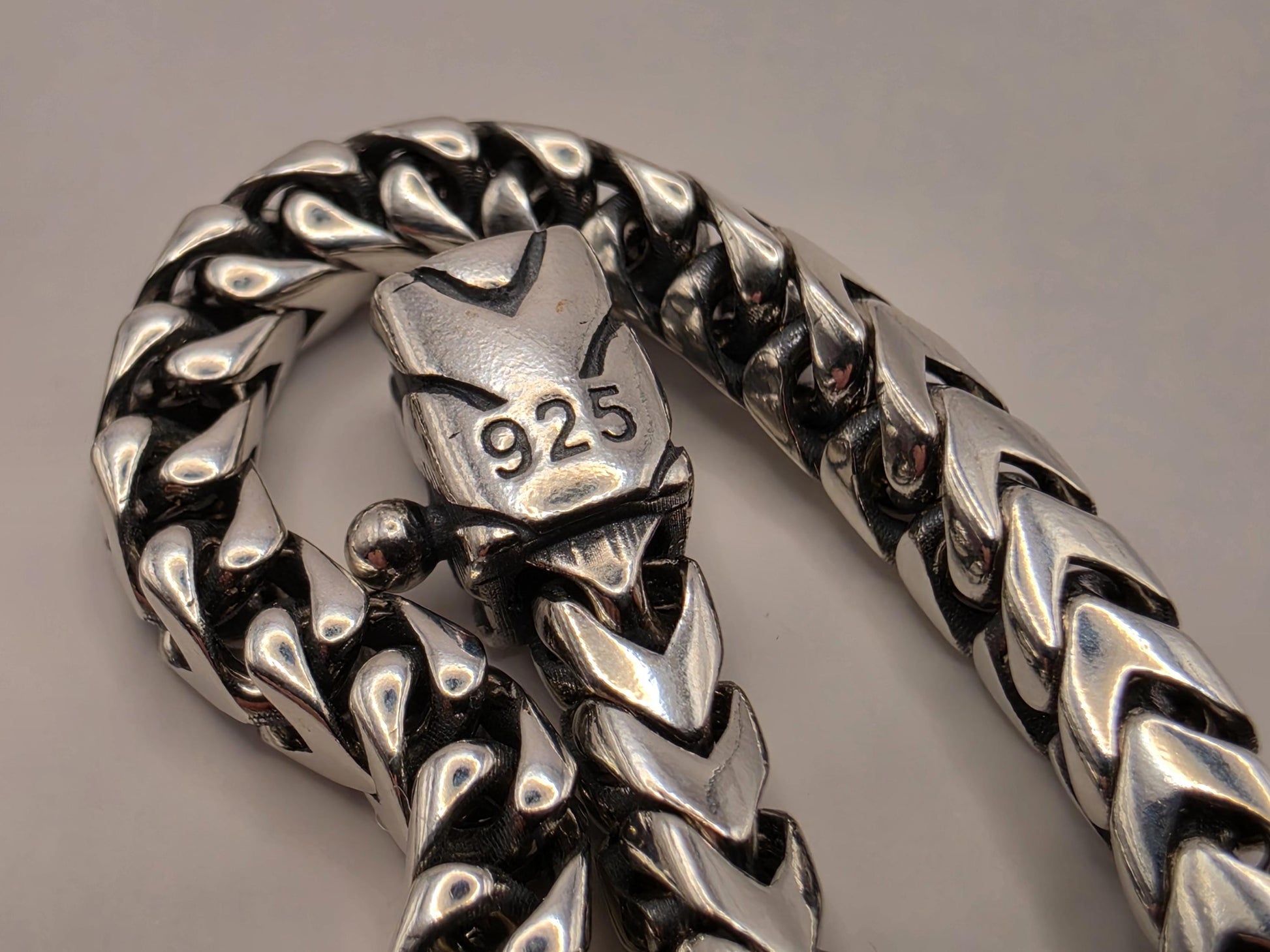 Sterling Silver Chevron Chain Bracelet 8.5 Inch 4mm 17.8 Grams Unisex Statement Jewelry Gift