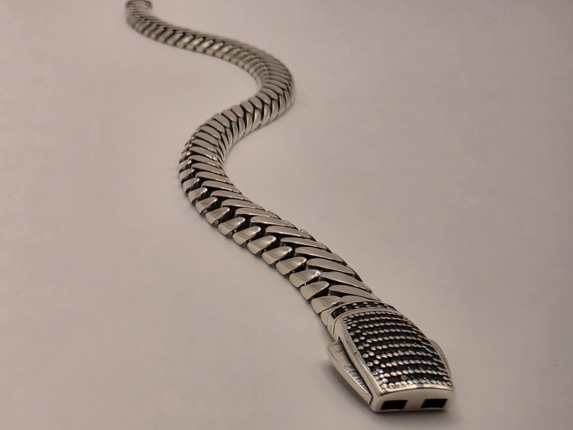 Sterling Silver Curb Chain Bracelet 8.5 Inch 8mm 26.7 Grams Unisex Statement Jewelry Gift