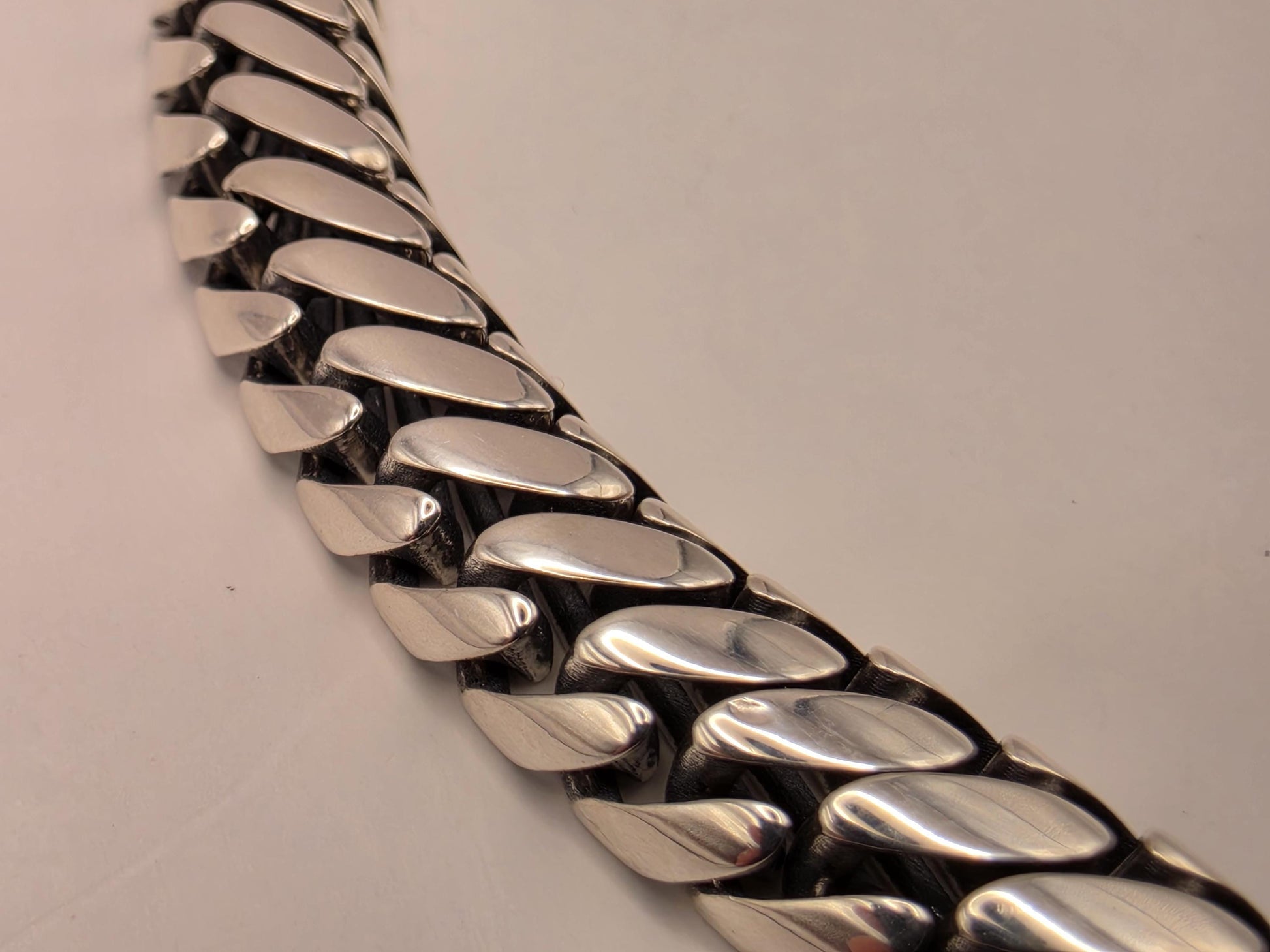 Sterling Silver Curb Chain Bracelet 8.5 Inch 8mm 26.7 Grams Unisex Statement Jewelry Gift