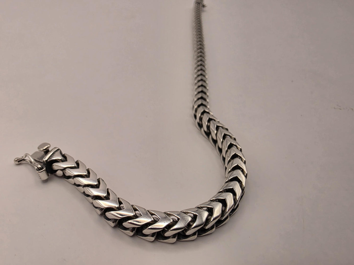 Sterling Silver Cuban Link Bracelet 8 Inch 4.6mm Mens Heavy Curb Chain 25.3 Grams Box Clasp Gift for Him Unisex