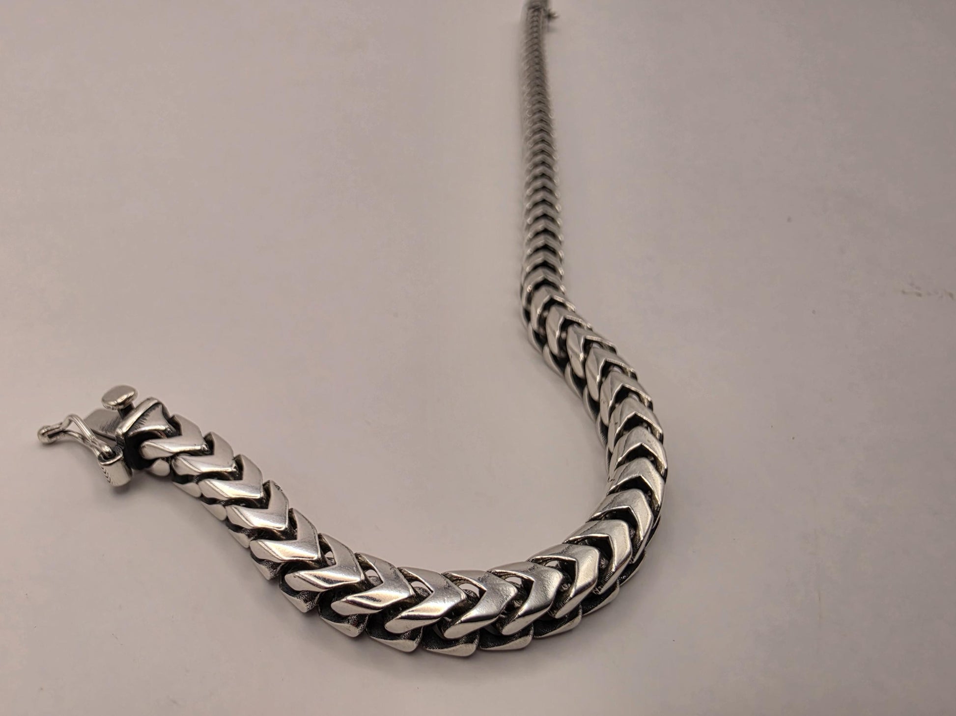 Sterling Silver Cuban Link Bracelet 8 Inch 4.6mm Mens Heavy Curb Chain 25.3 Grams Box Clasp Gift for Him Unisex