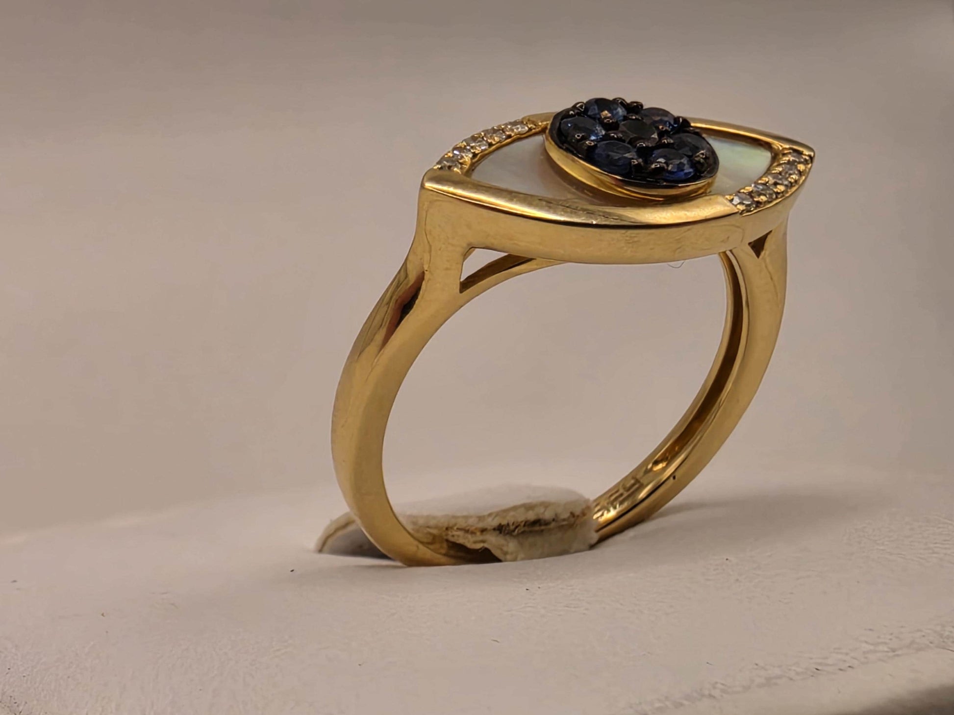 14K Yellow Gold Blue Sapphire Mother of Pearl Diamond Evil Eye Ring Size 7 4g Solid Gold Protection Amulet Fine Jewelry