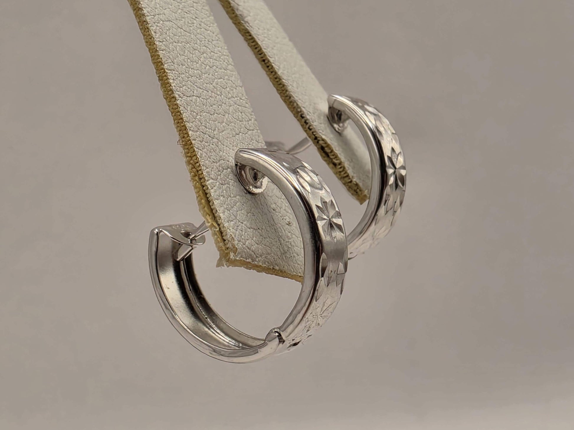 14K White Gold Patterned Huggie Hoop Earrings 0.5 Inch 1.9g Solid Gold Fine Jewelry Gift for Her